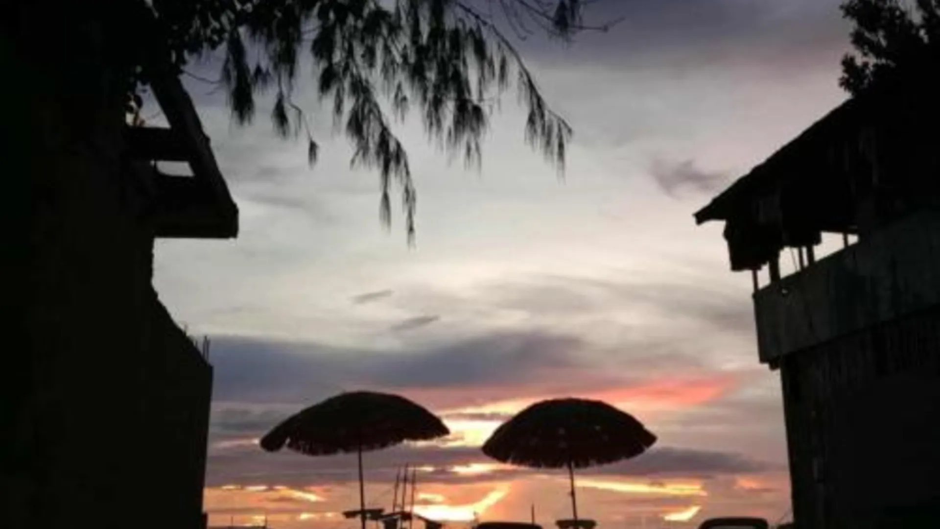 세부 R Beach House - Malapascua 2성급 게스트하우스 외관