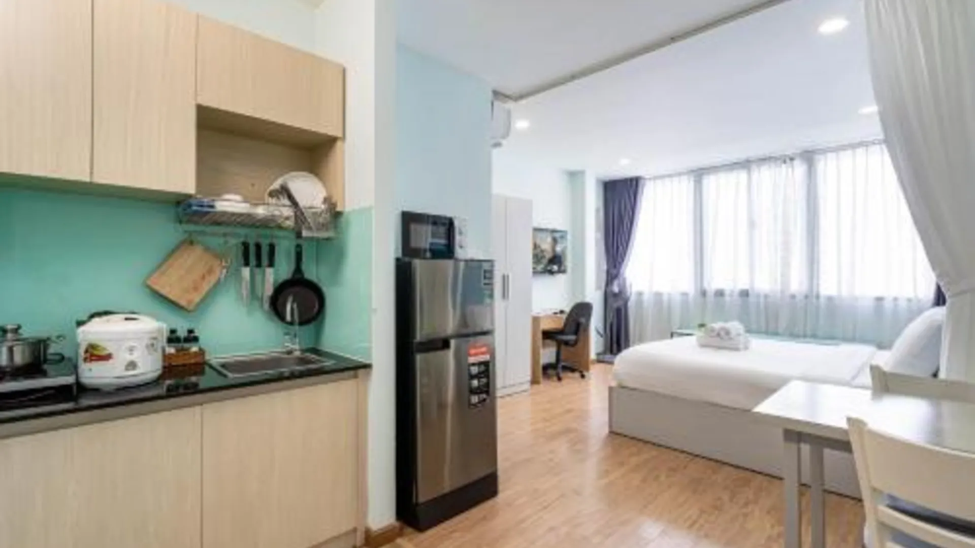 호치민 위 홈 응우옌 짜이 3성급 호텔 외관