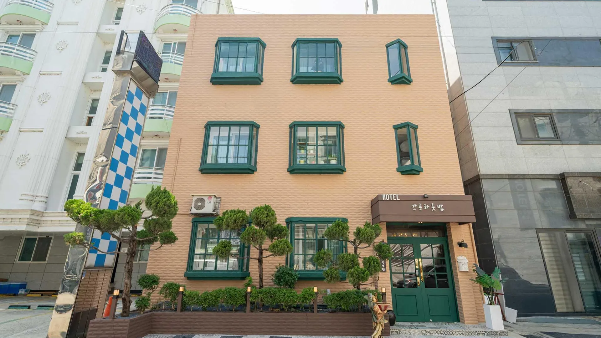 강릉 강릉 하룻밤 호텔 외관