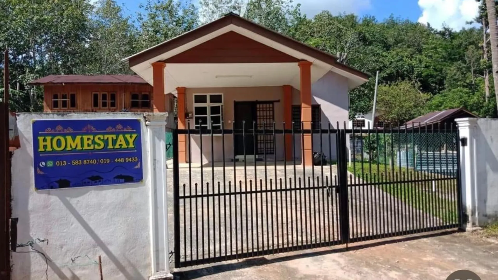 쿠알라 네랑 쿠알라 네랑의 프라이빗 하우스 (950m², 침실 2개, 프라이빗 욕실 1개) 1성급 싱글룸 객실