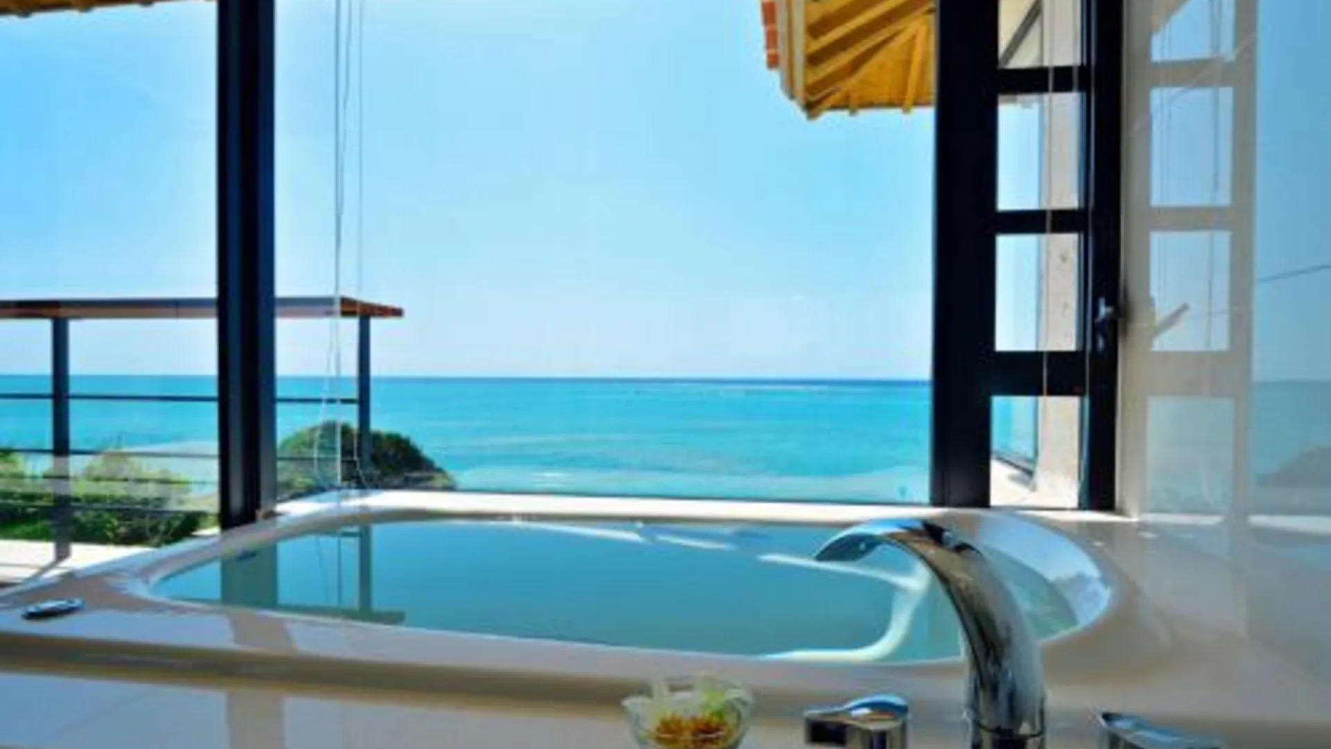 오키나와 본섬 히야쿠나 가란 5성급 호텔 로비