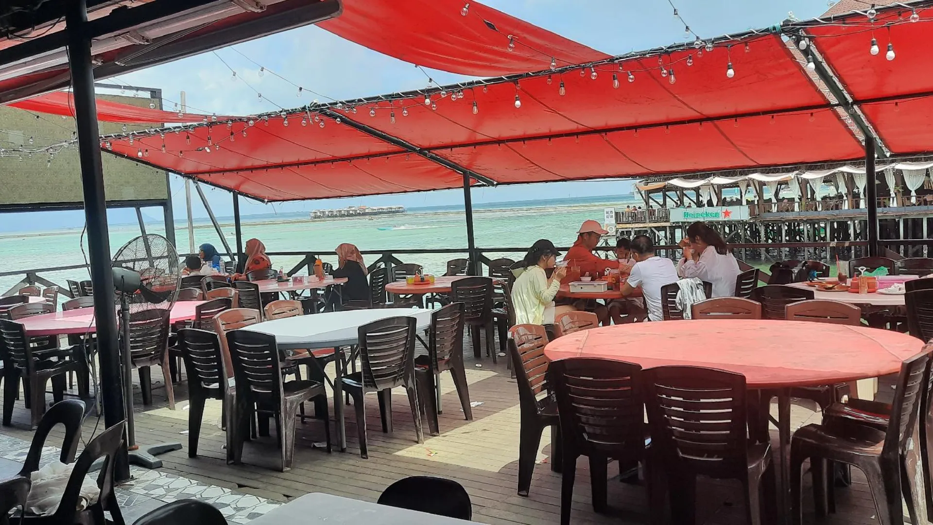 셈포르나 시파단 인 1 3성급 호텔 수영장