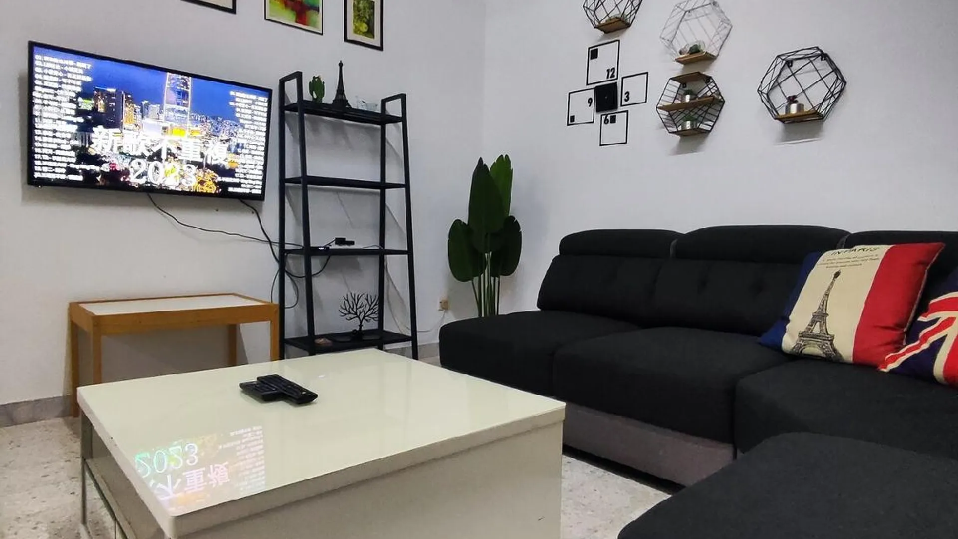 포트 딕슨 타만 탄중의 프라이빗 하우스 (m², 침실 5개, 프라이빗 욕실 3개) 3성급 싱글룸 스위트룸