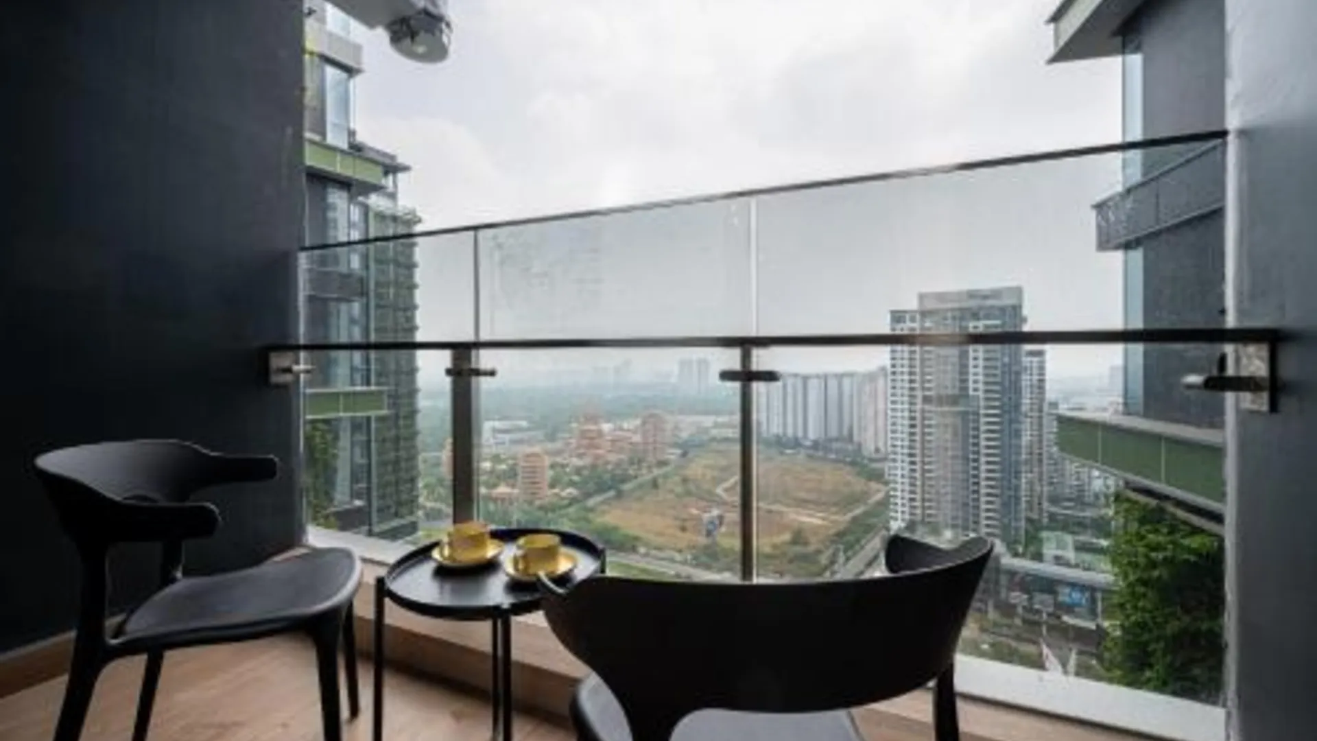 호치민 루미에르 리버사이드 레이몬드 홀름 아파트먼트 인 타오 디엔 5성급 호텔 레스토랑