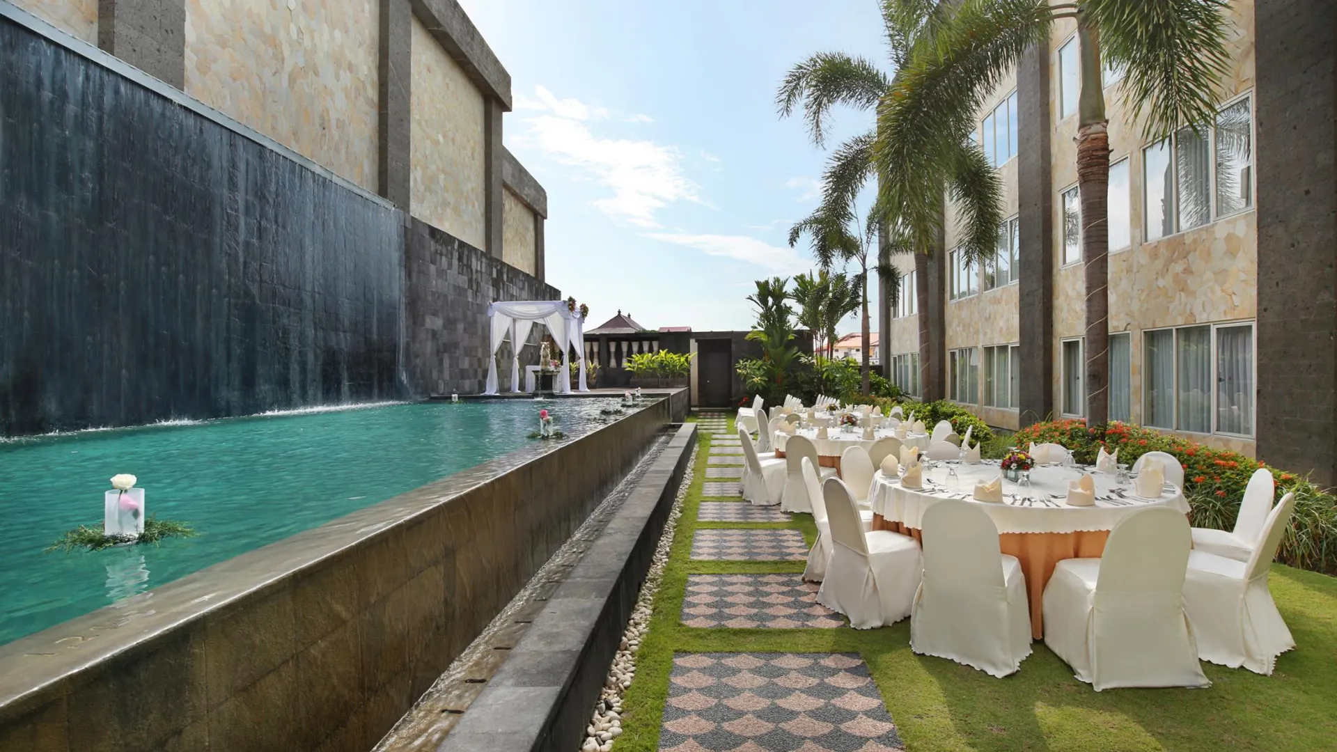 발리 애스톤 덴파사르 호텔 앤 컨벤션 센터 4성급 호텔 수영장