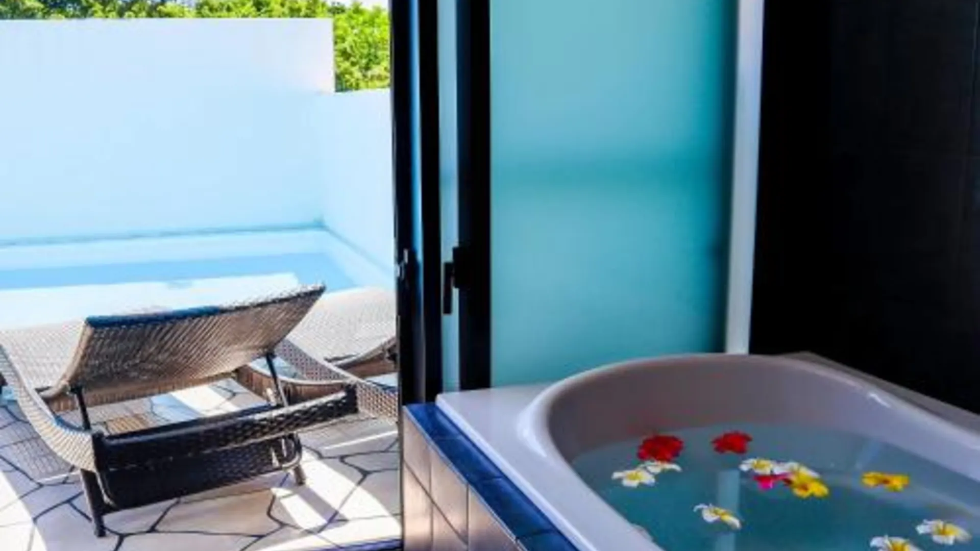 오키나와 본섬 프라이빗 풀빌라 모토부 5성급 호텔 로비