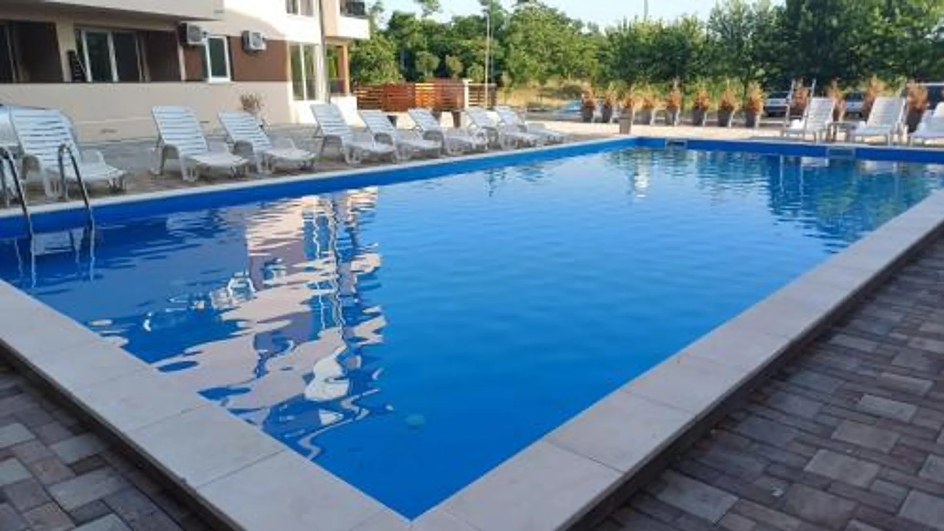 벨리코 그라디스테 Code3 Srebrno Jezero 3성급 싱글룸 로비