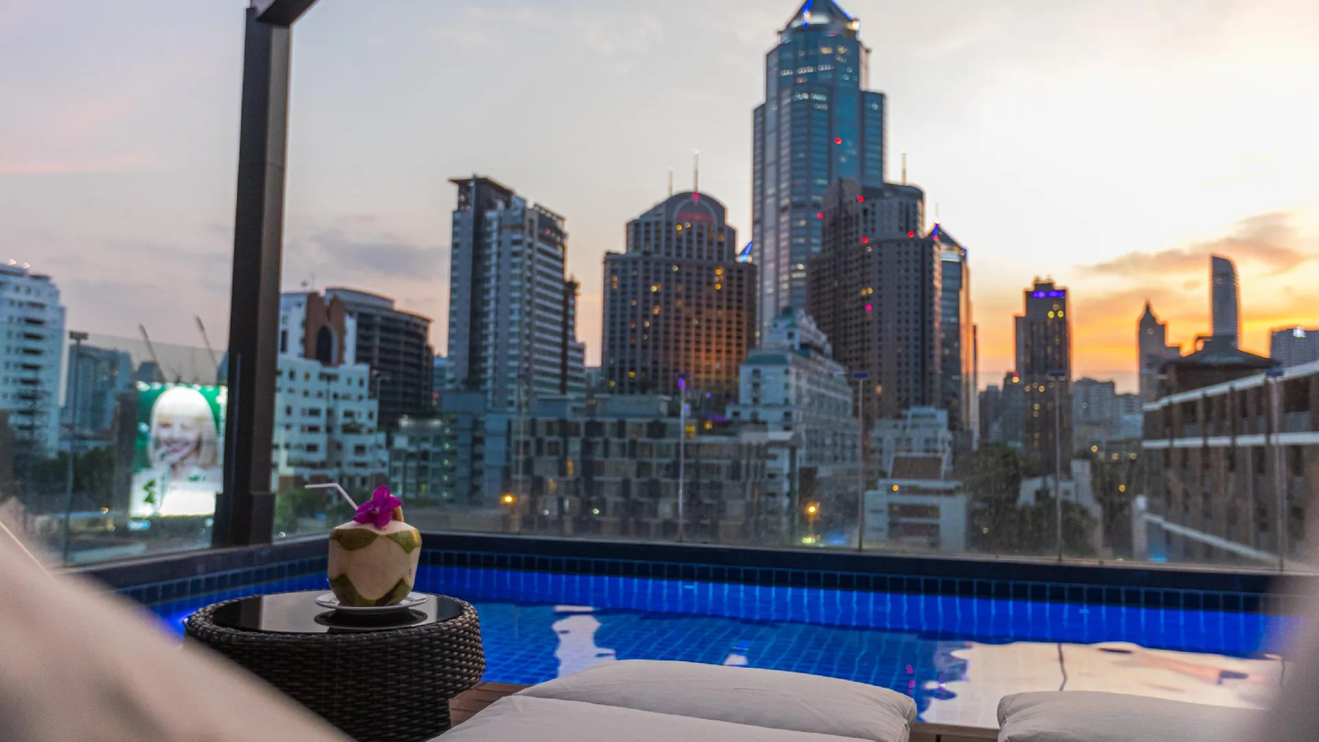 방콕 호텔 아이콘 방콕 수쿰빗 2 4성급 호텔 수영장