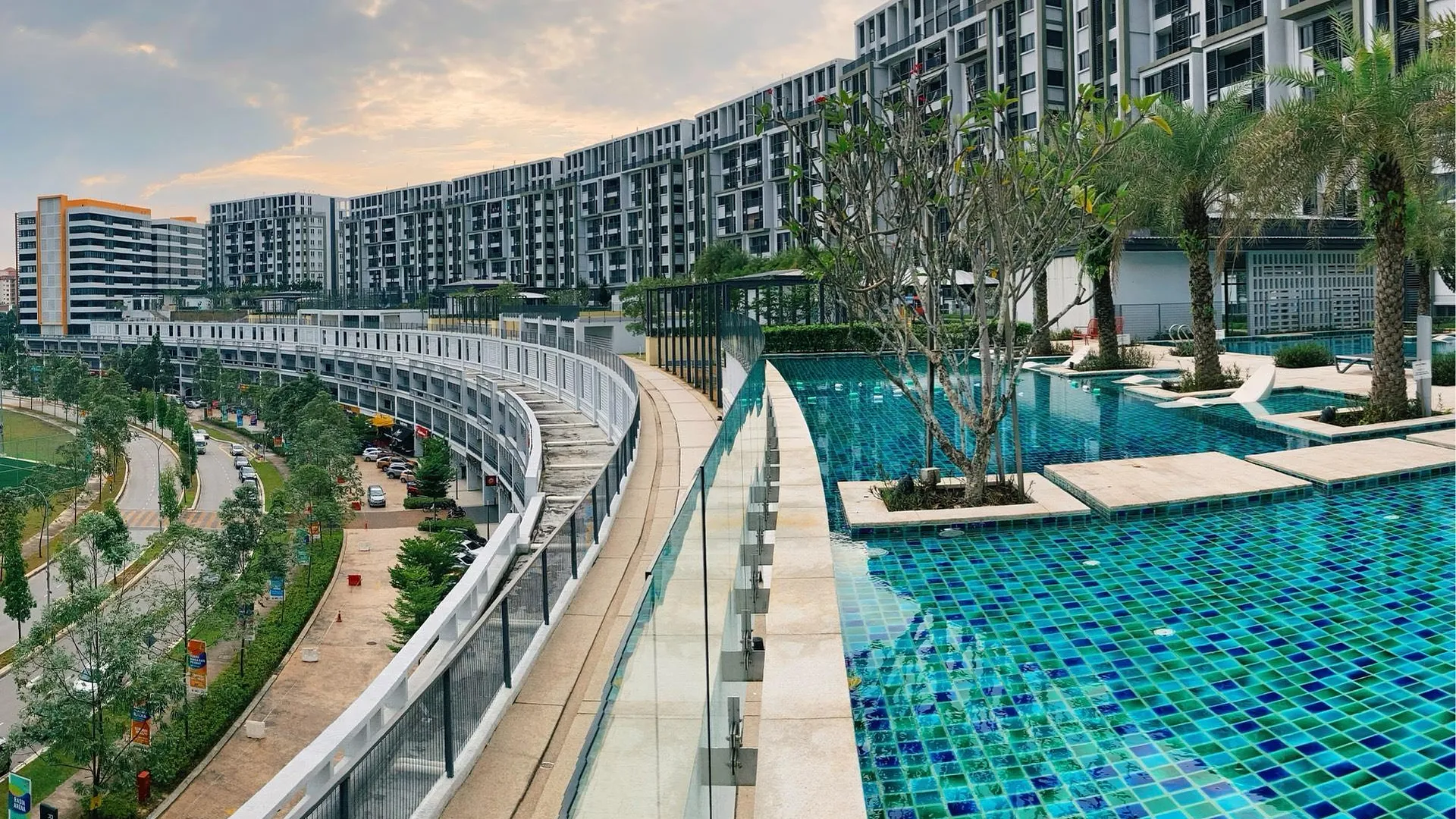 샤알람 부킷 젤루통의 아파트먼트 (800m², 침실 3개, 프라이빗 욕실 2개) 4성급 싱글룸 로비