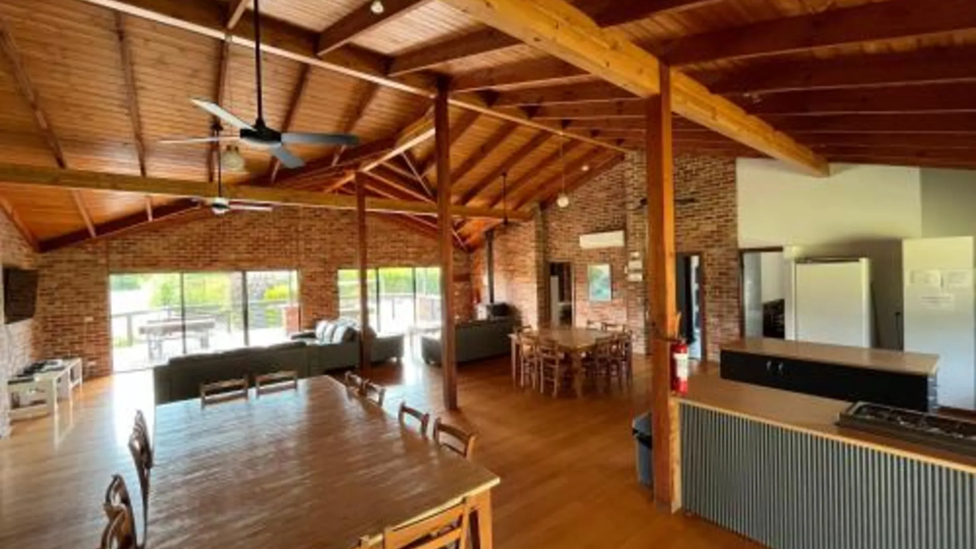 깁스랜드 지역 프롬 코스트 홀리데이 로지 4성급 호텔 수영장