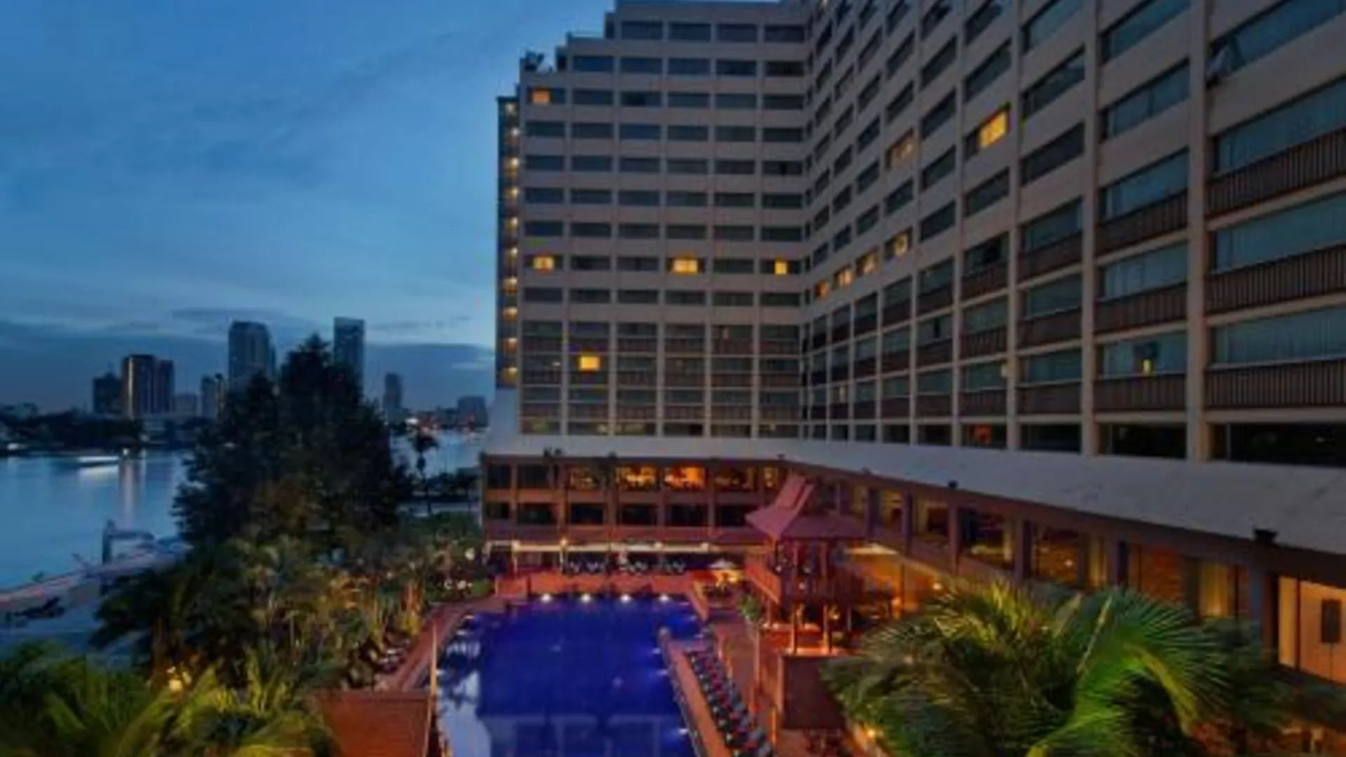 방콕 라마다 플라자 바이 윈덤 방콕 메남 리버사이드 5성급 호텔 수영장