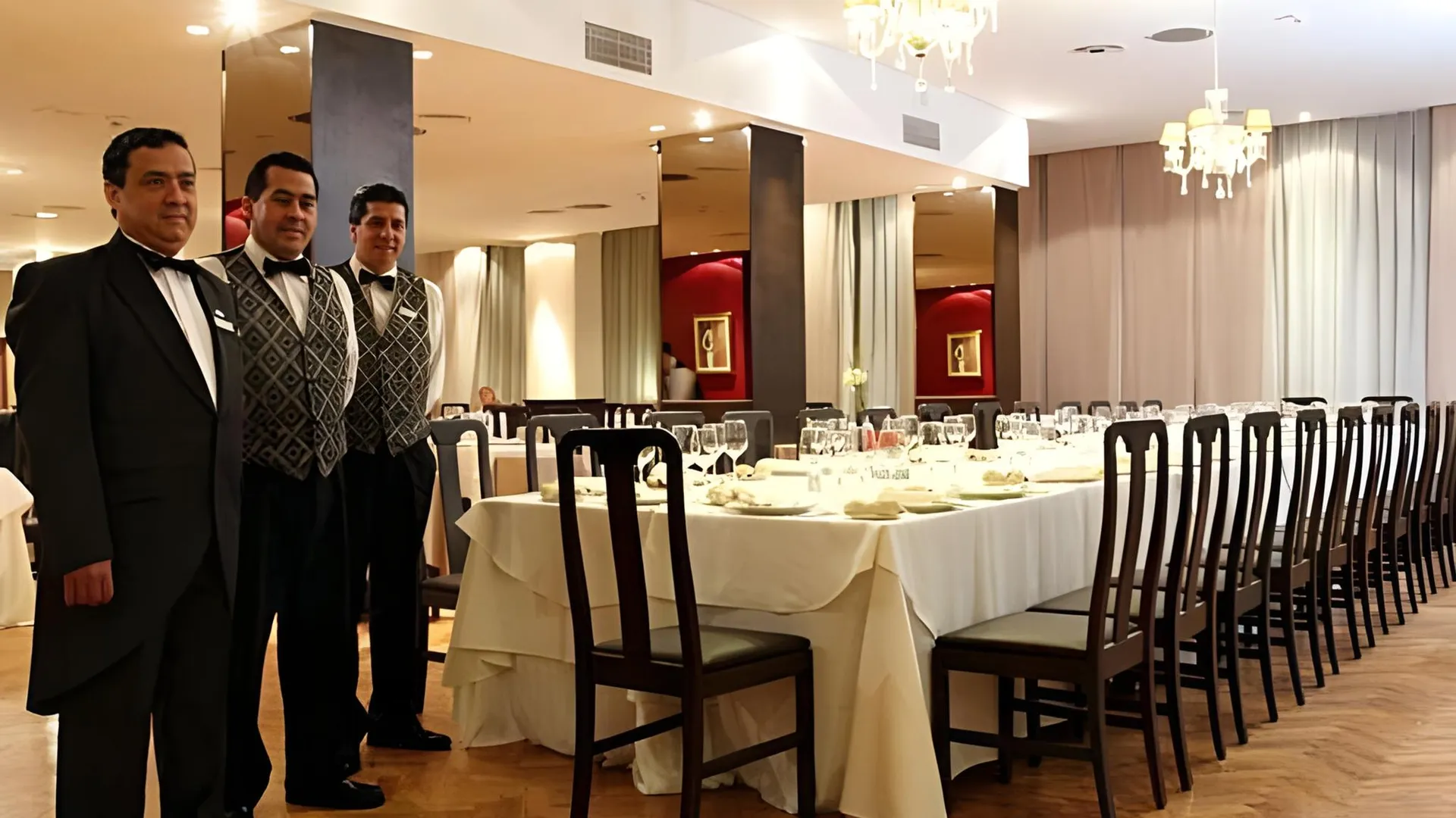 투쿠만 카탈리나스 파크 호텔 5성급 호텔 수영장