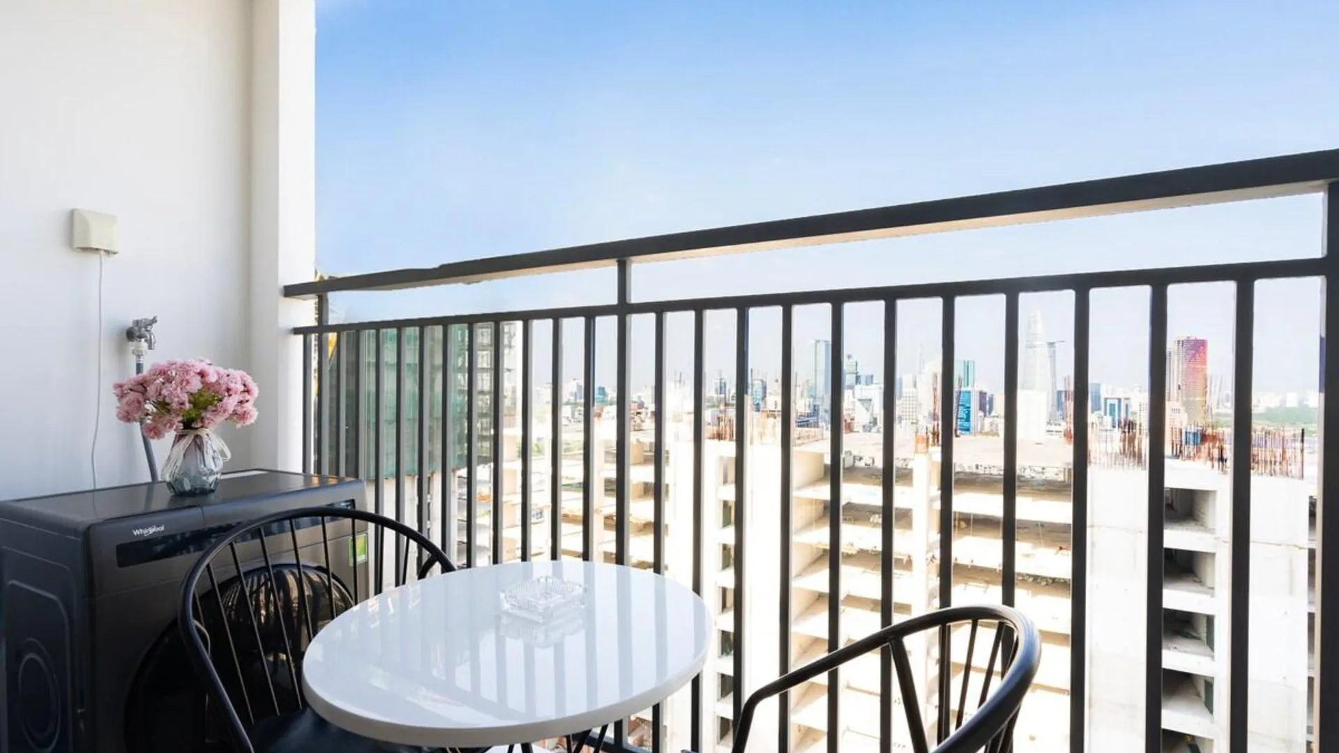 호치민 4군의 프라이빗 하우스 (100m², 침실 3개, 프라이빗 욕실 2개) 3성급 싱글룸 수영장