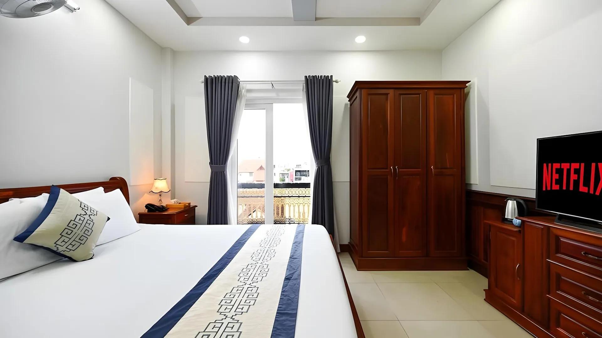 호치민 스카이 스타 호텔 3성급 호텔 스위트룸