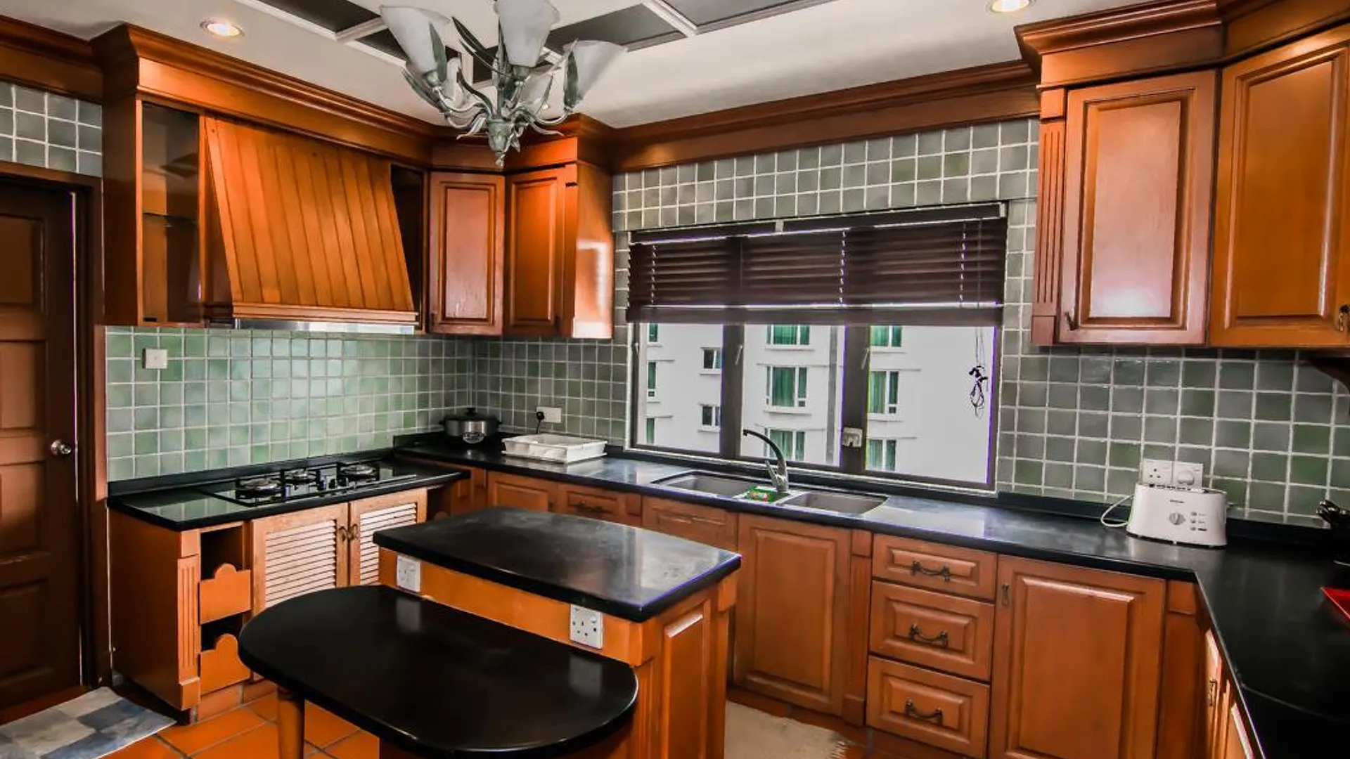 코타키나발루 마리나 트래블러스 스위트 @ 마리나 코트 리조트 콘도 5성급 게스트하우스 레스토랑