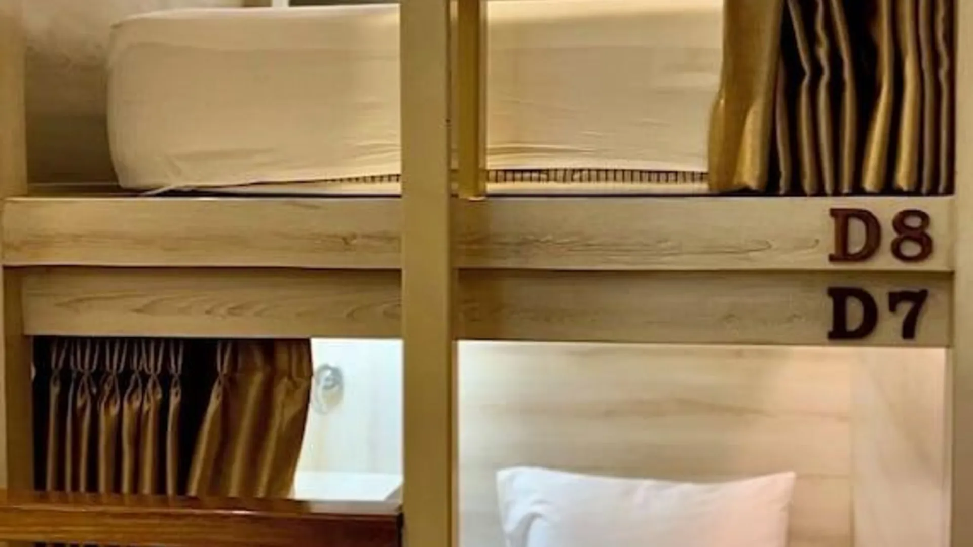 방콕 Mariya Lady Hostel At Suvarnabhumi Airport - Female Only 2성급 호텔 외관