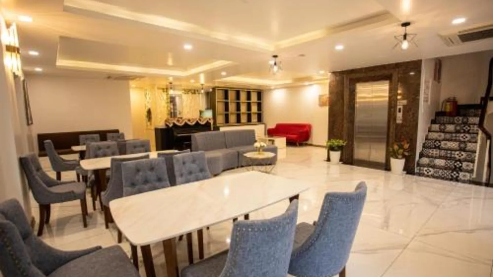 호치민 그랜드 파크 호텔 앤 아파트먼트 푸미흥 3성급 호텔 외관