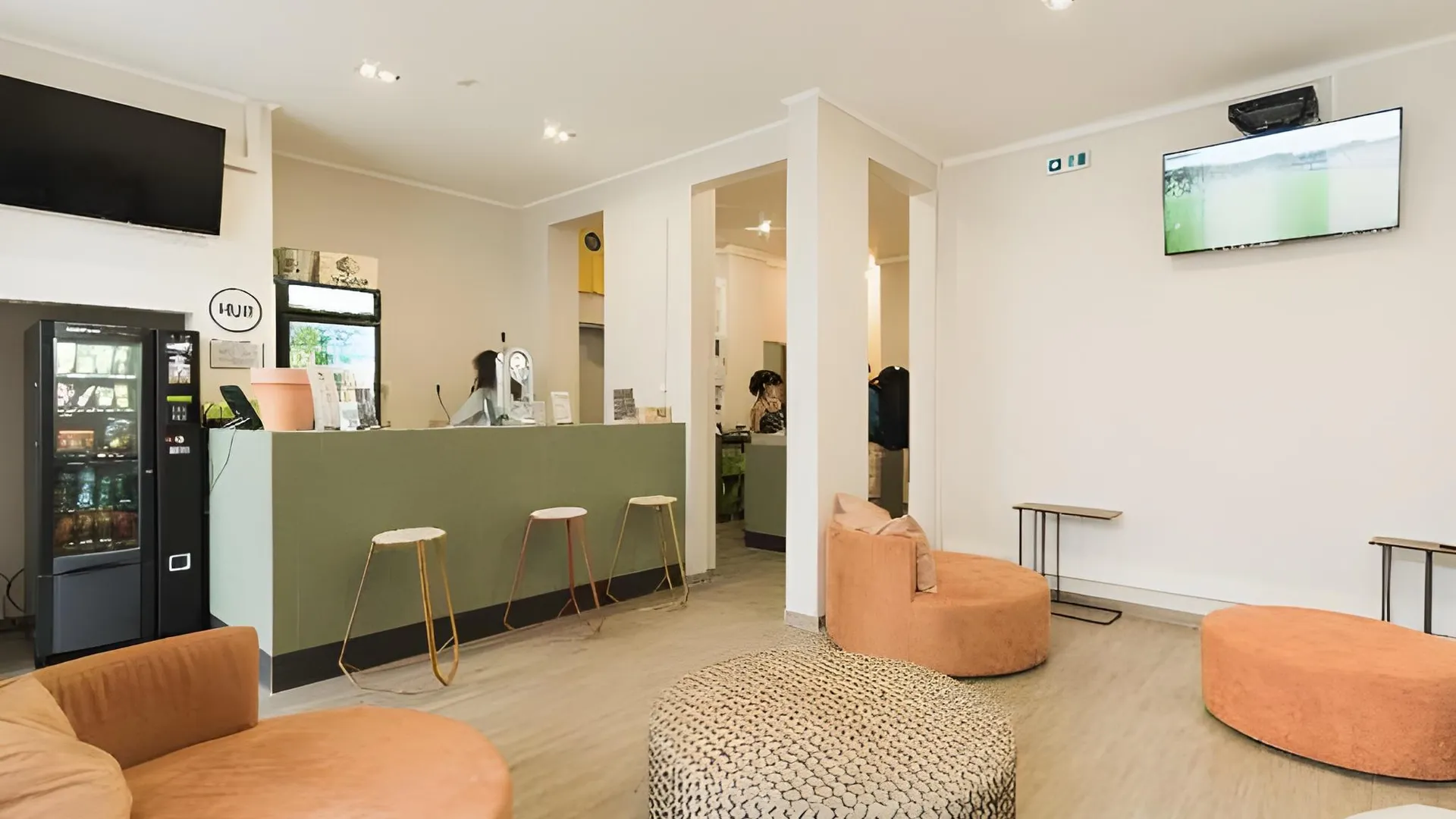 리스본 WOT 파티오 소셜 2성급 호텔 수영장