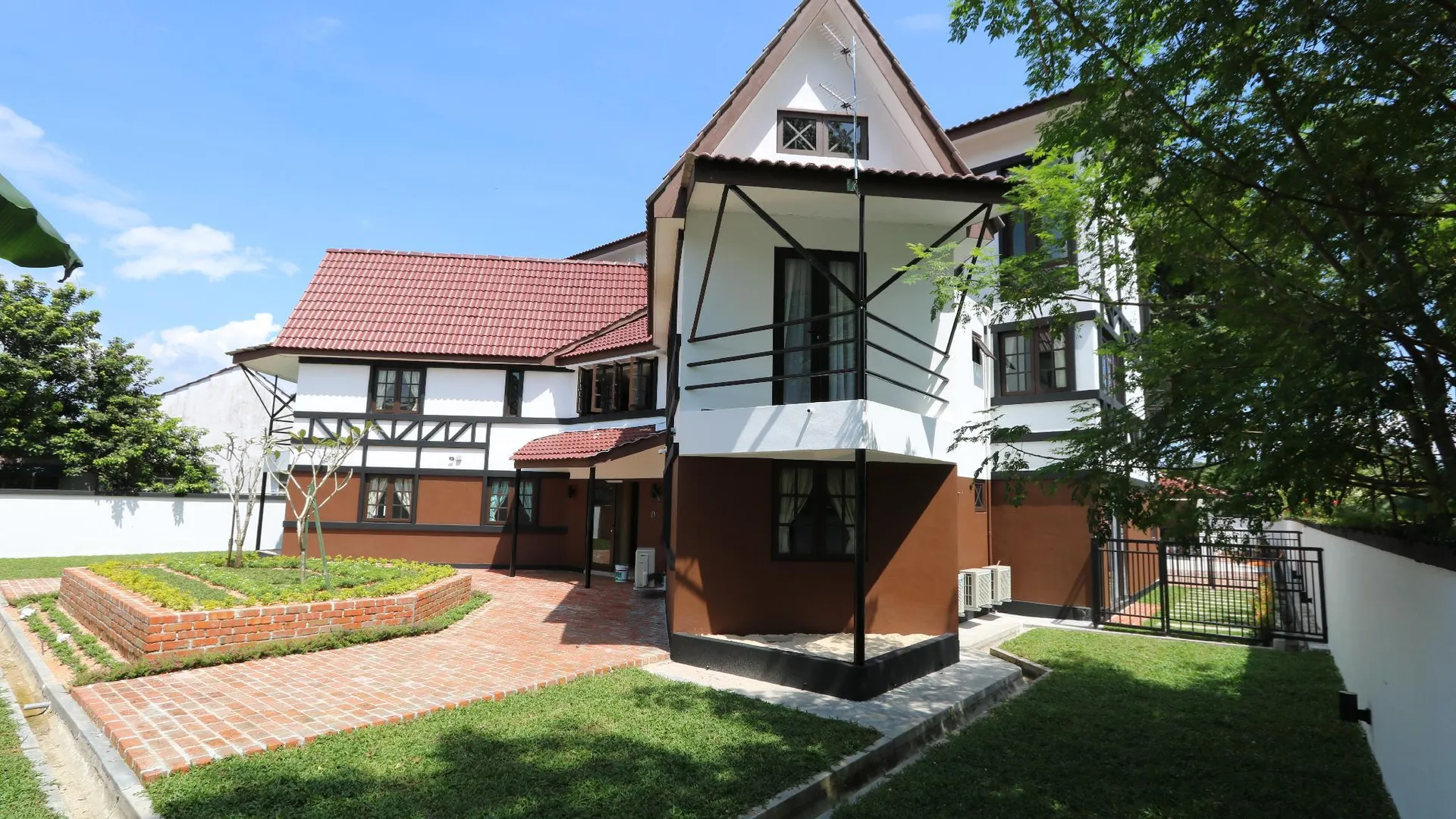 이포 더 튜더 2성급 호텔 수영장