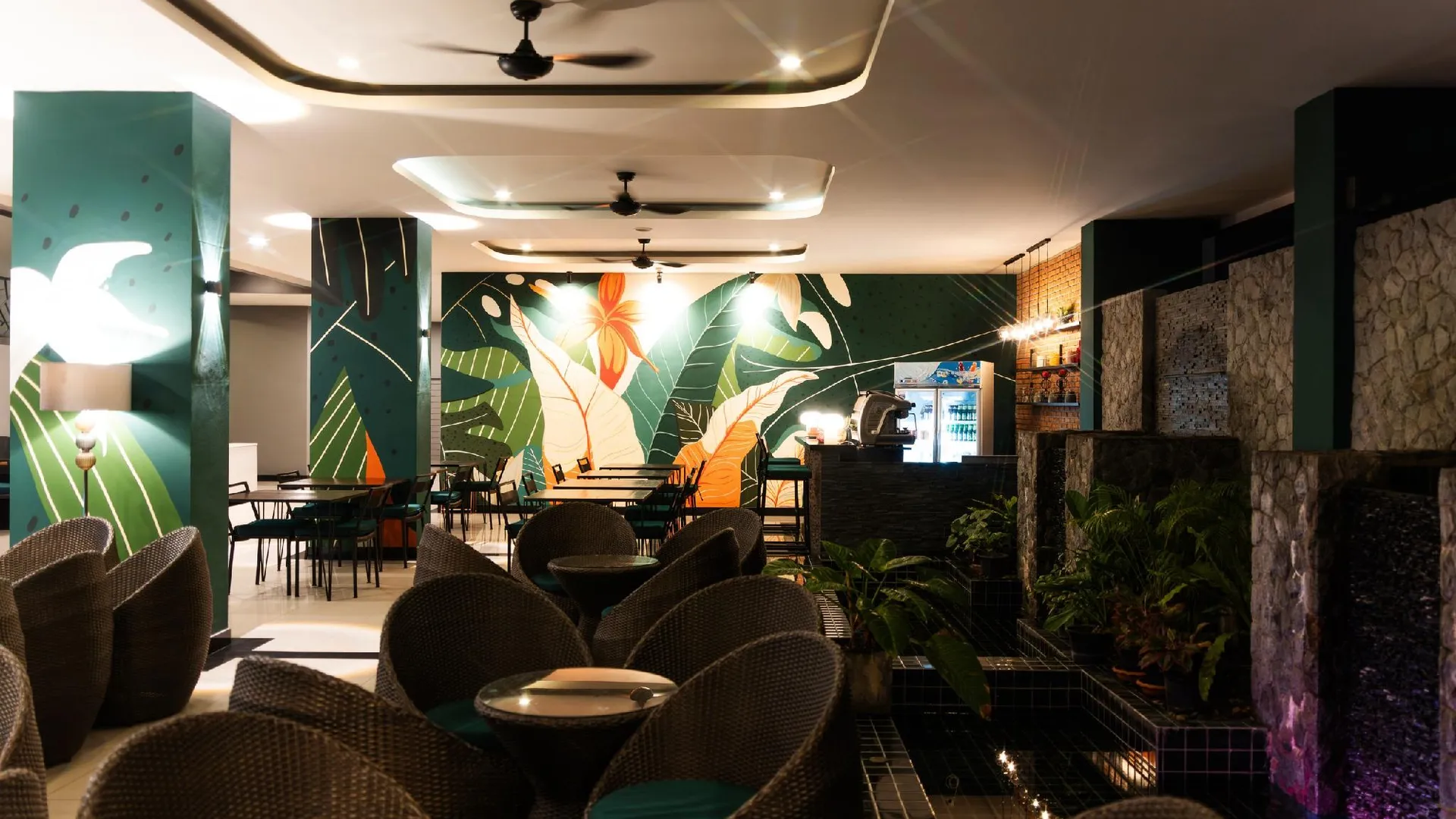 푸켓 더 긱 호텔 4성급 호텔 외관