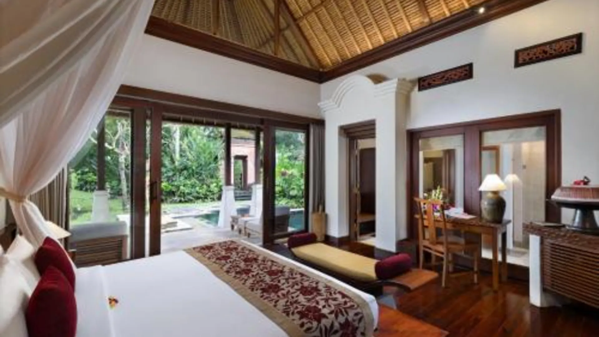 발리 아르마 뮤지엄 리조트 앤 빌라 4성급 호텔 스위트룸