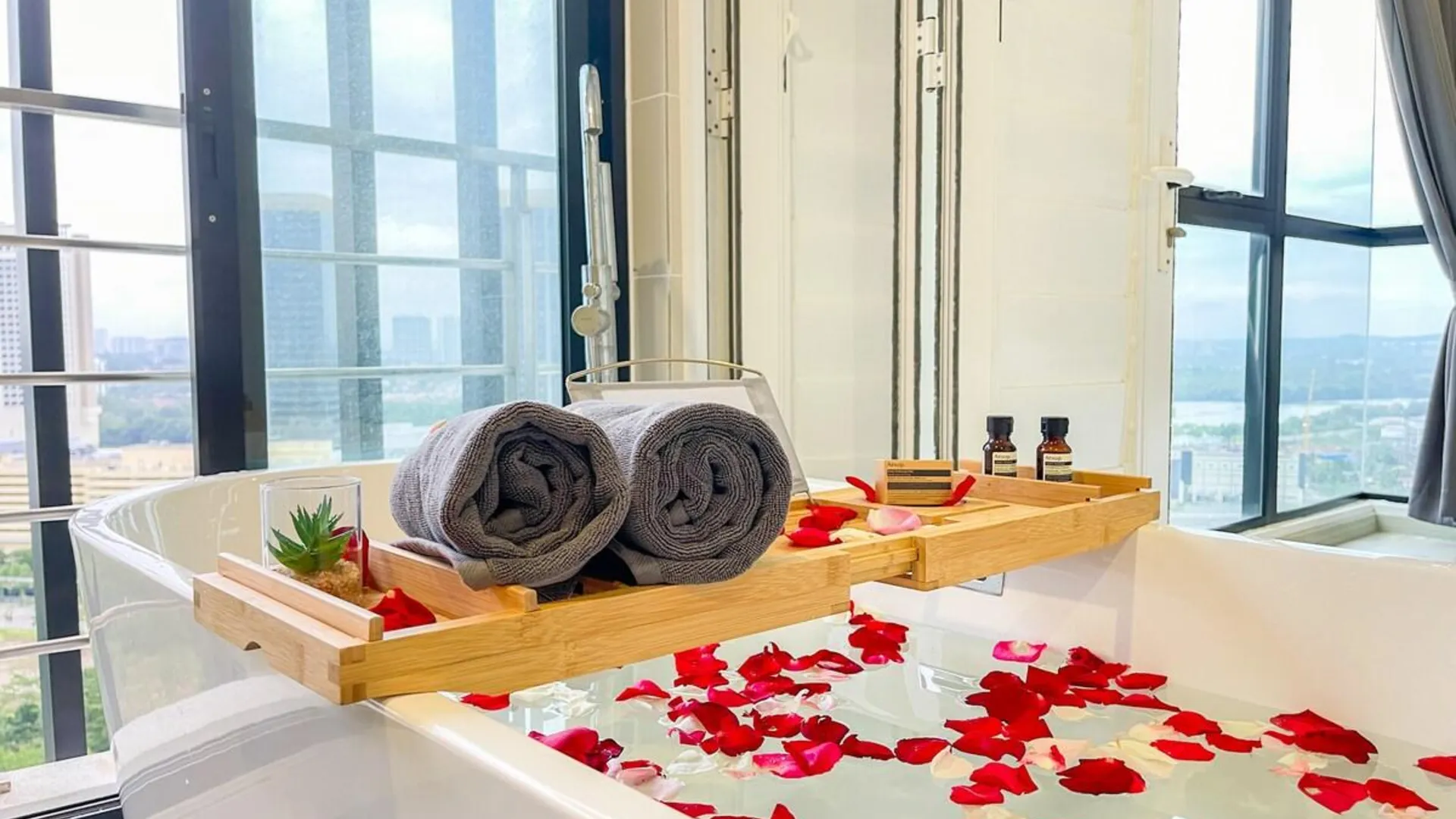 조호바루 / 조호르바루 수투랑바루의 아파트먼트 (100m², 침실 3개, 프라이빗 욕실 2개) 4성급 싱글룸 객실