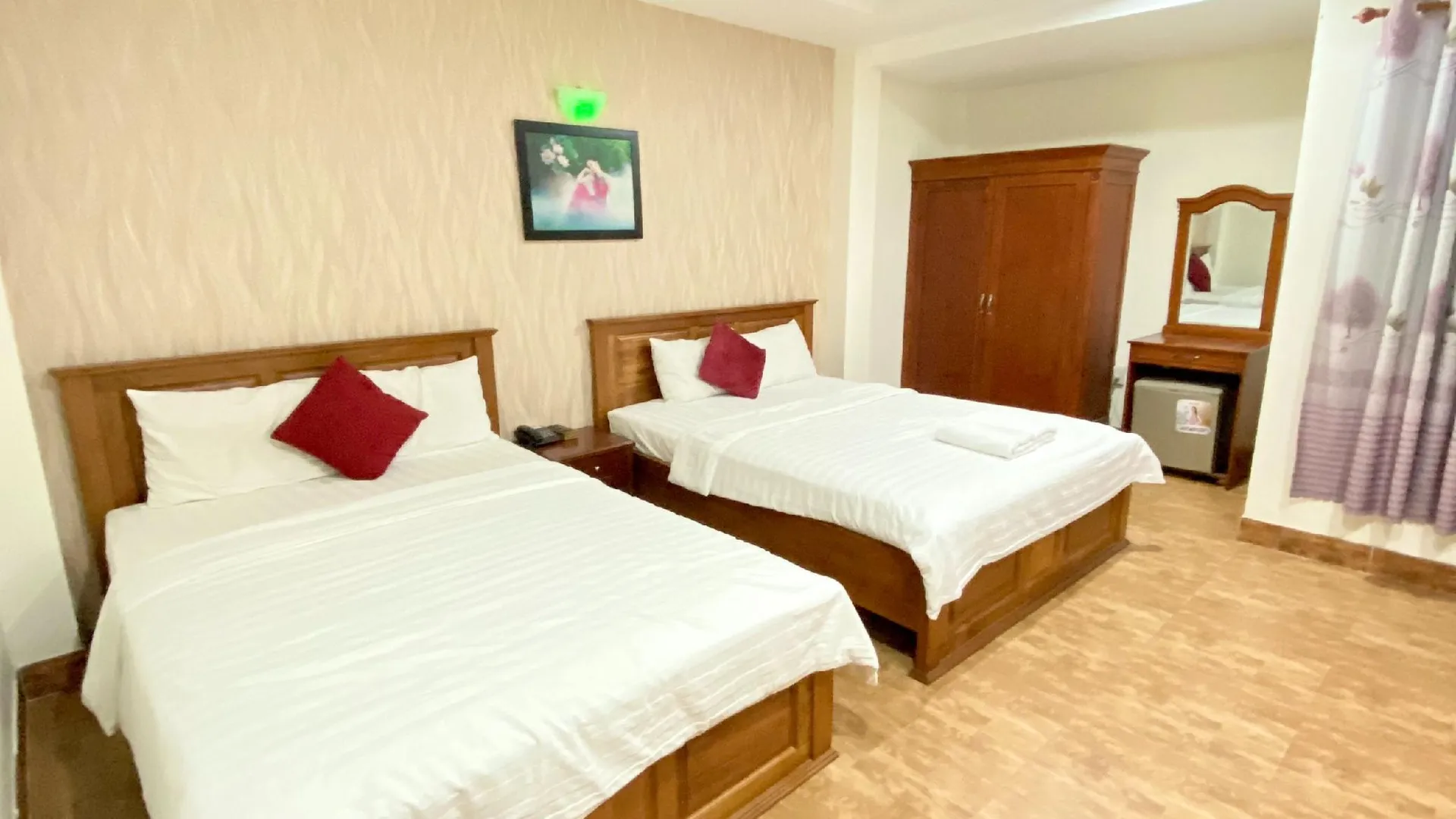 호치민 민 누 호텔 2성급 호텔 스위트룸