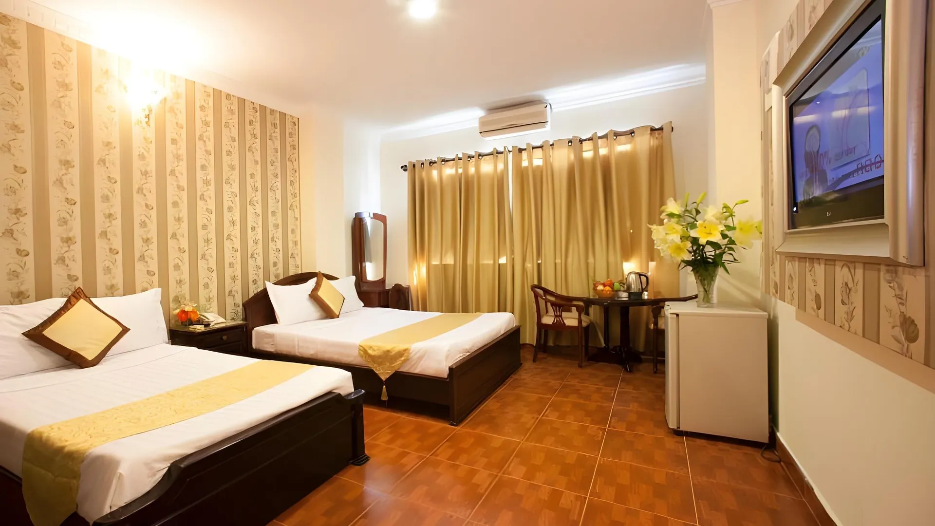 호치민 탄 투 호텔 2성급 호텔 스위트룸