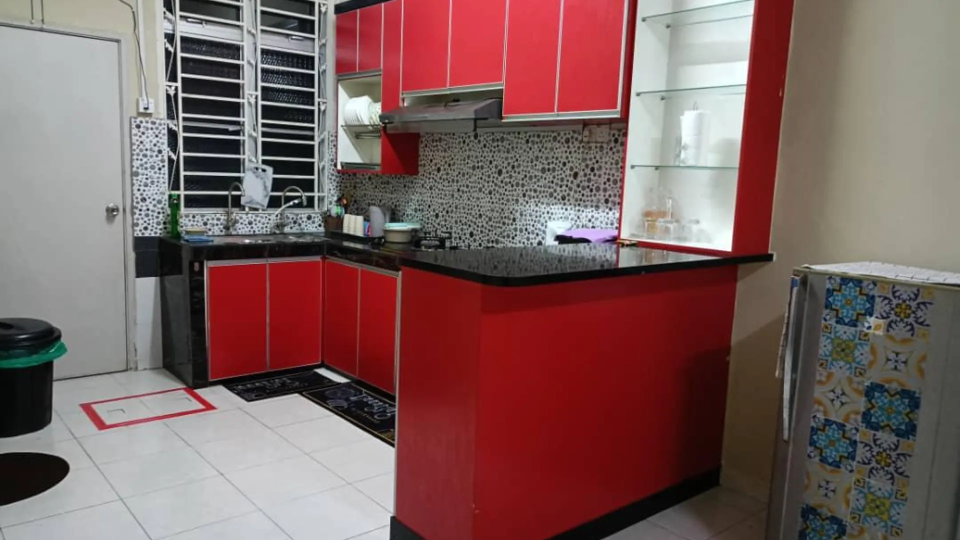 말라카 멜라카텡가의 아파트먼트 (1400m², 침실 4개, 프라이빗 욕실 2개) 2성급 싱글룸 외관