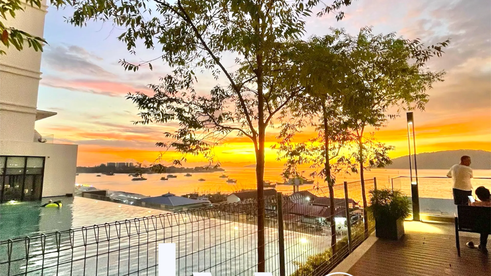 코타키나발루 더 쇼어 코타키나발루 시티 센터 바이 LW 스위트 5성급 호텔 객실