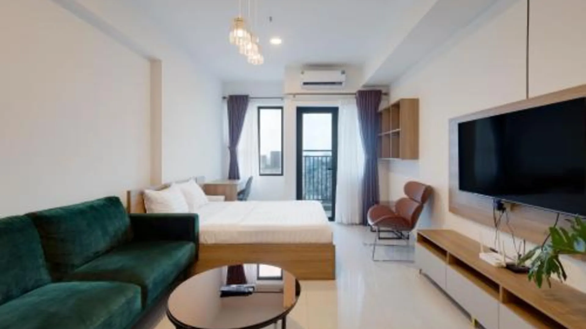 호치민 Smile Home - SOHO Apartment balcony - Modern comfortable 4성급 호텔 스위트룸