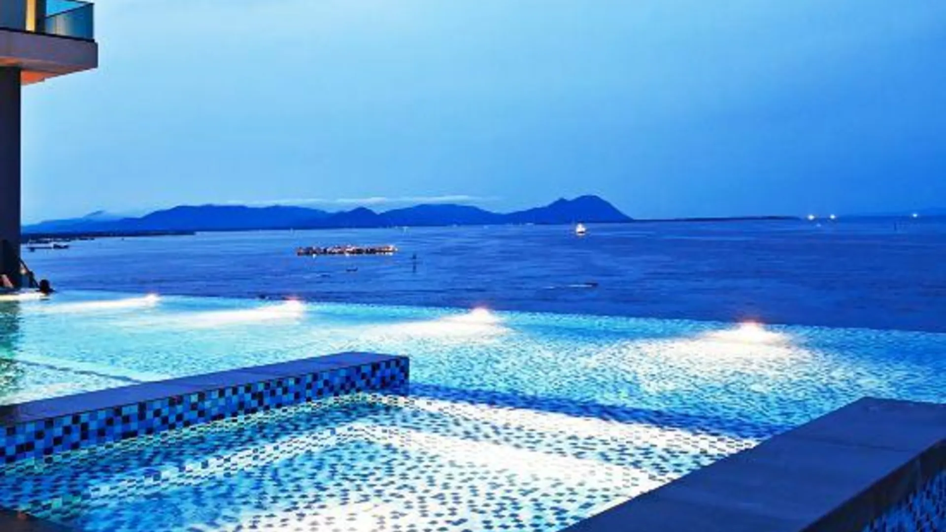 셈포르나 Seafest REGENCY 5성급 호텔 로비