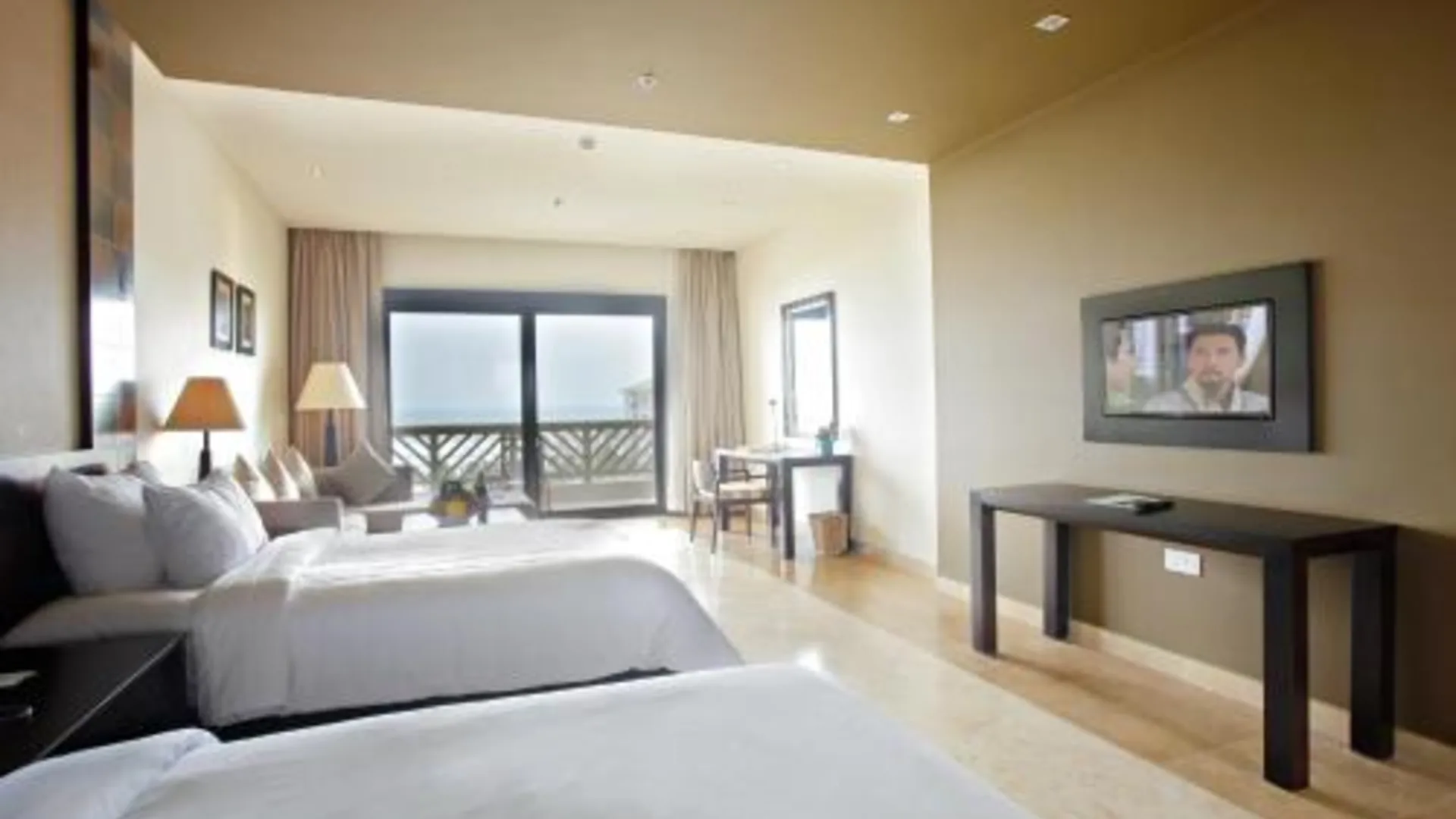 다낭 울랄라니 리조트 앤 콘도텔 5성급 호텔 스위트룸