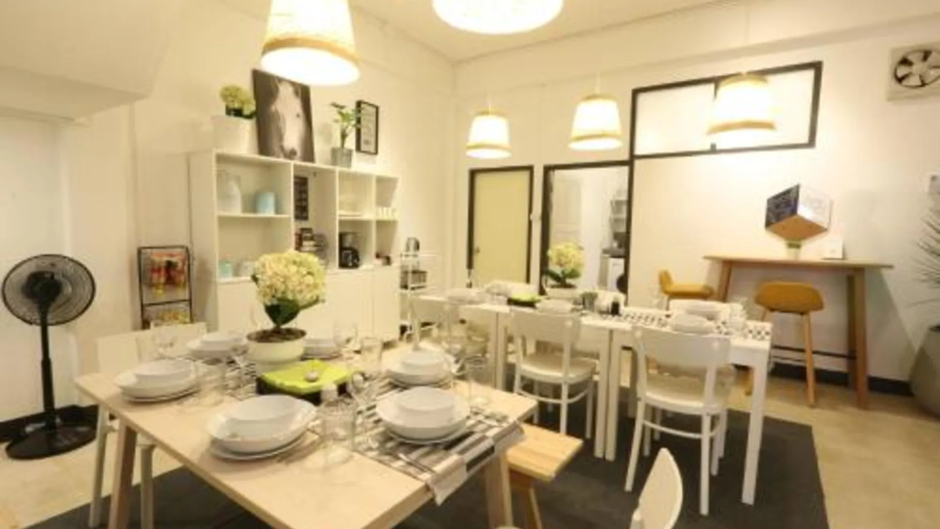 방콕 느뵈 프리미어 레지던스 4성급 게스트하우스 수영장