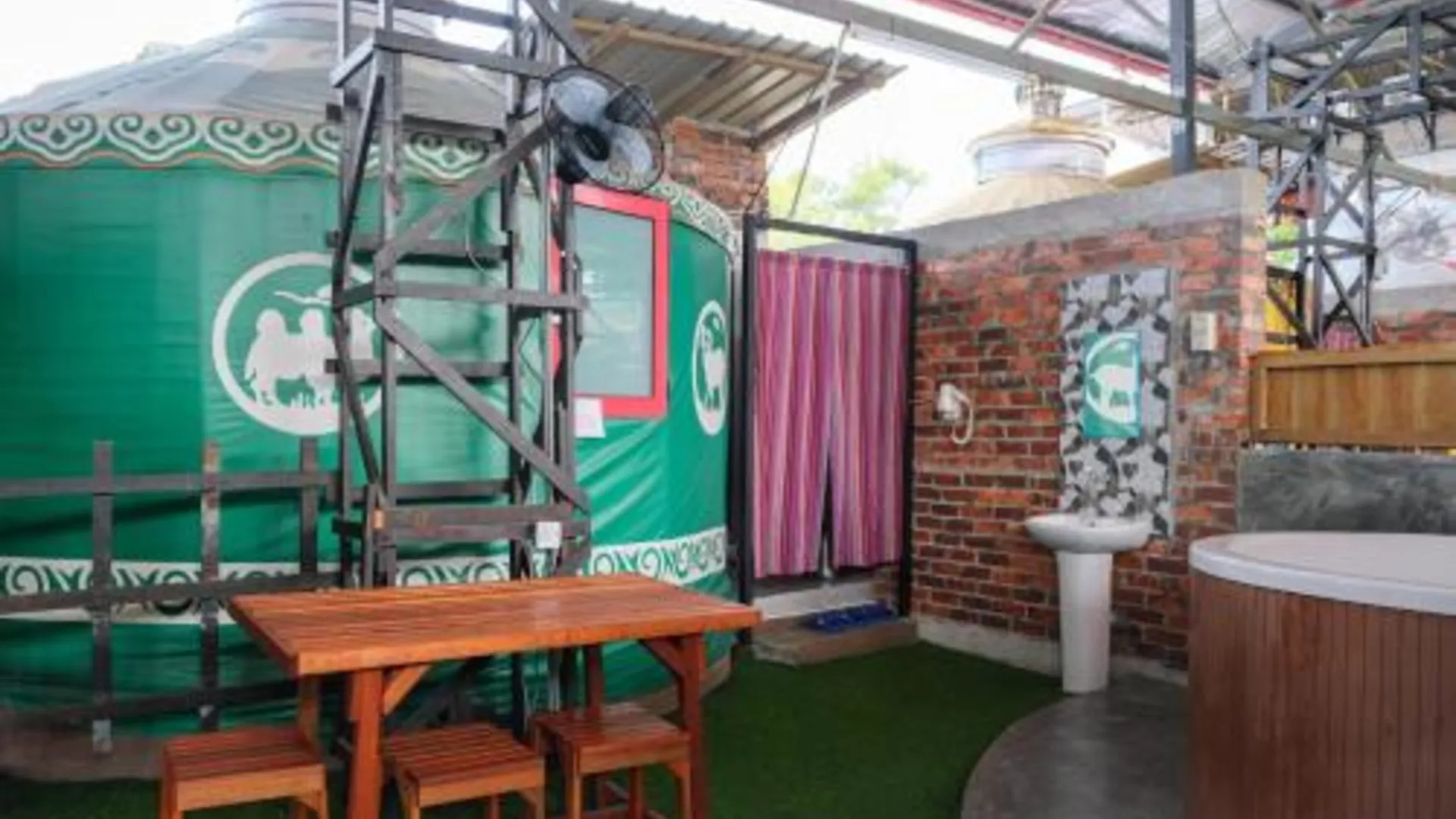 틀룩인탄 릭 리조트 텔룩 인탄 호텔 레스토랑