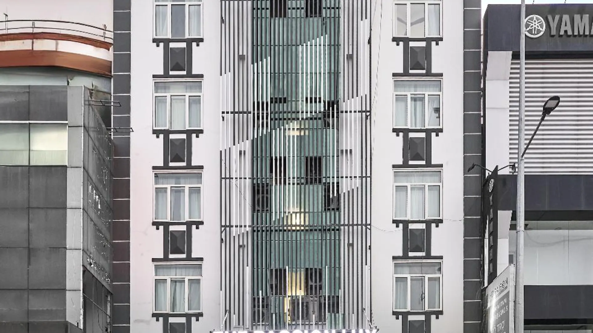 호치민 더 패션 럭스 에어포트 호텔 아파트먼트 - 프리 에어포트 트랜스퍼 3성급 호텔 수영장