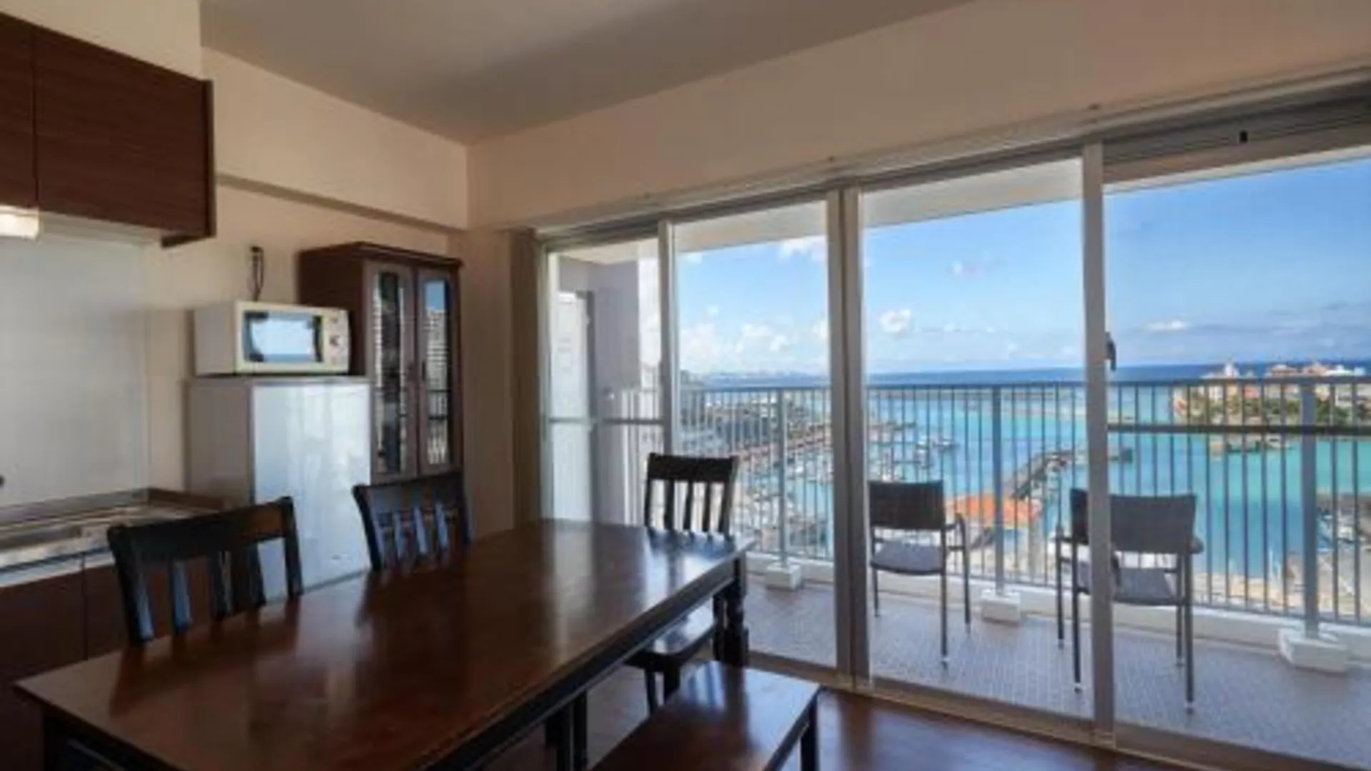 오키나와 본섬 씨사이드 콘도미니엄 라나 차탄 4성급 게스트하우스 부대시설