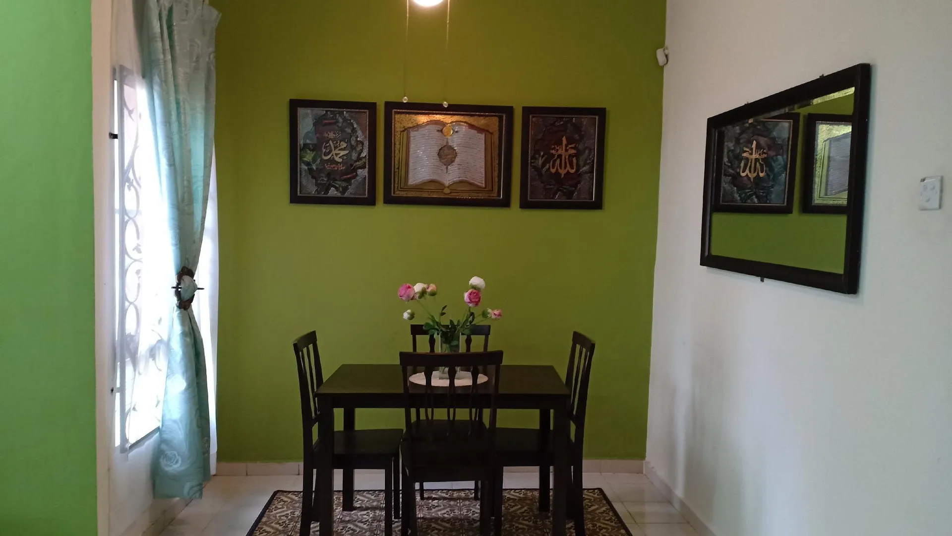 탄종 말림 (페락) 탄종 말림의 프라이빗 하우스 (93m², 침실 3개, 프라이빗 욕실 3개) 3성급 게스트하우스 로비