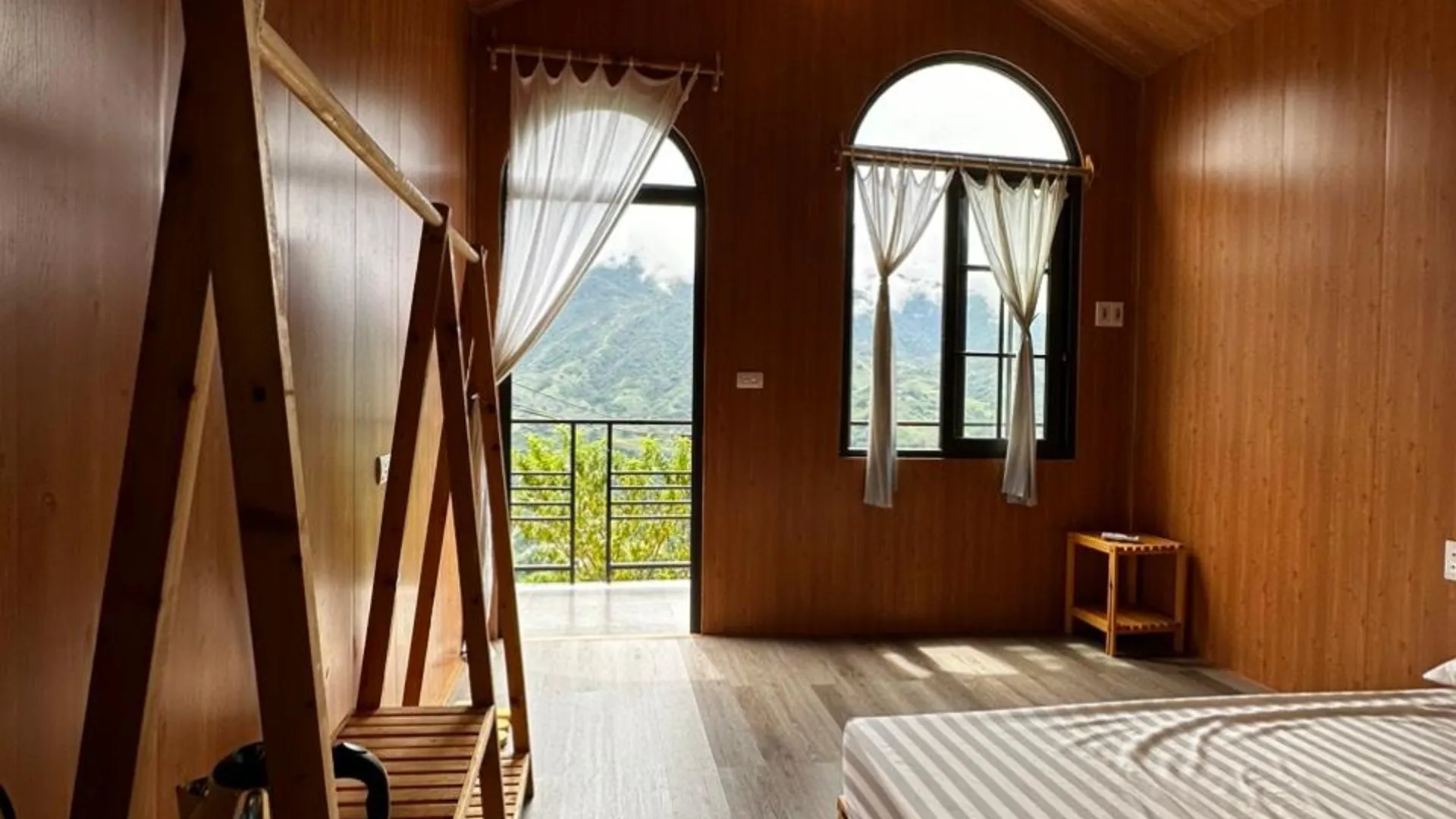 사파 사빠 도심의 프라이빗 하우스 (15m², 침실 7개, 프라이빗 욕실 4개) 4성급 게스트하우스 스위트룸