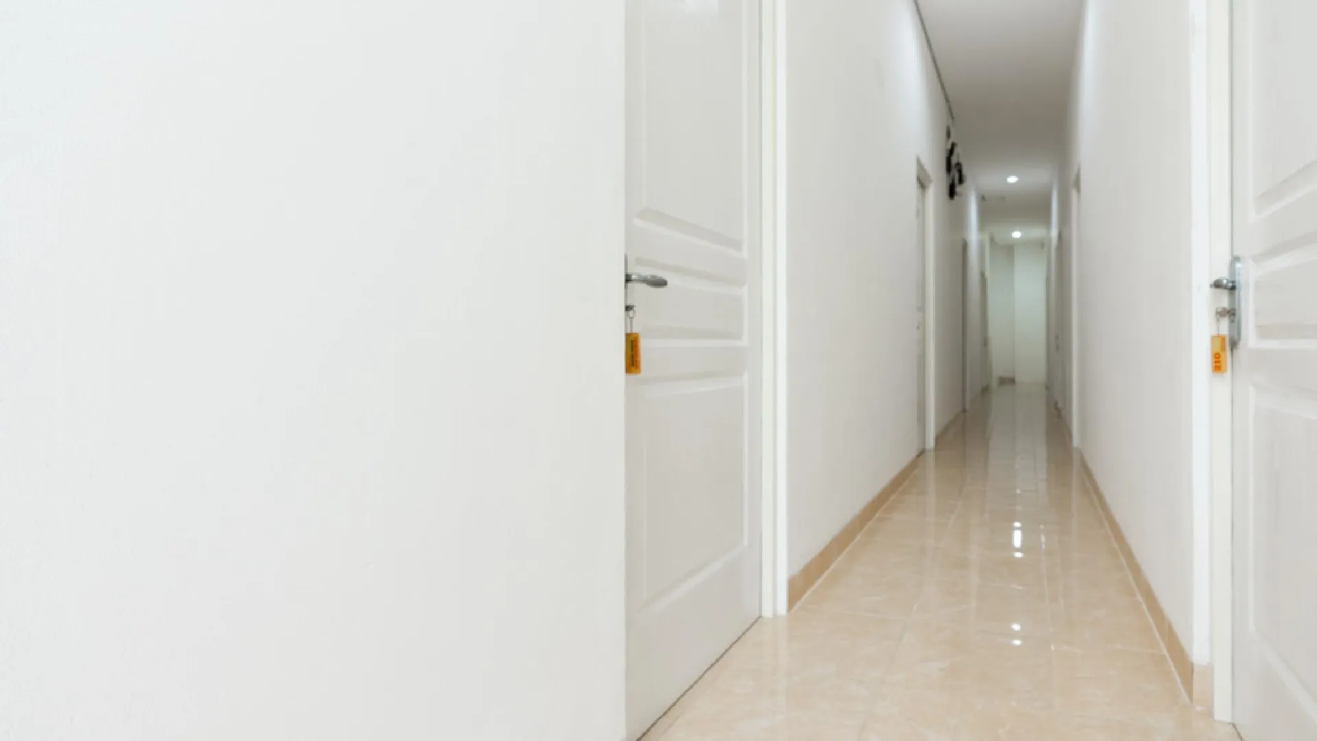 마카사르 레드도어즈 @ 그라하 체메를랑 마로스 2성급 호텔 레스토랑