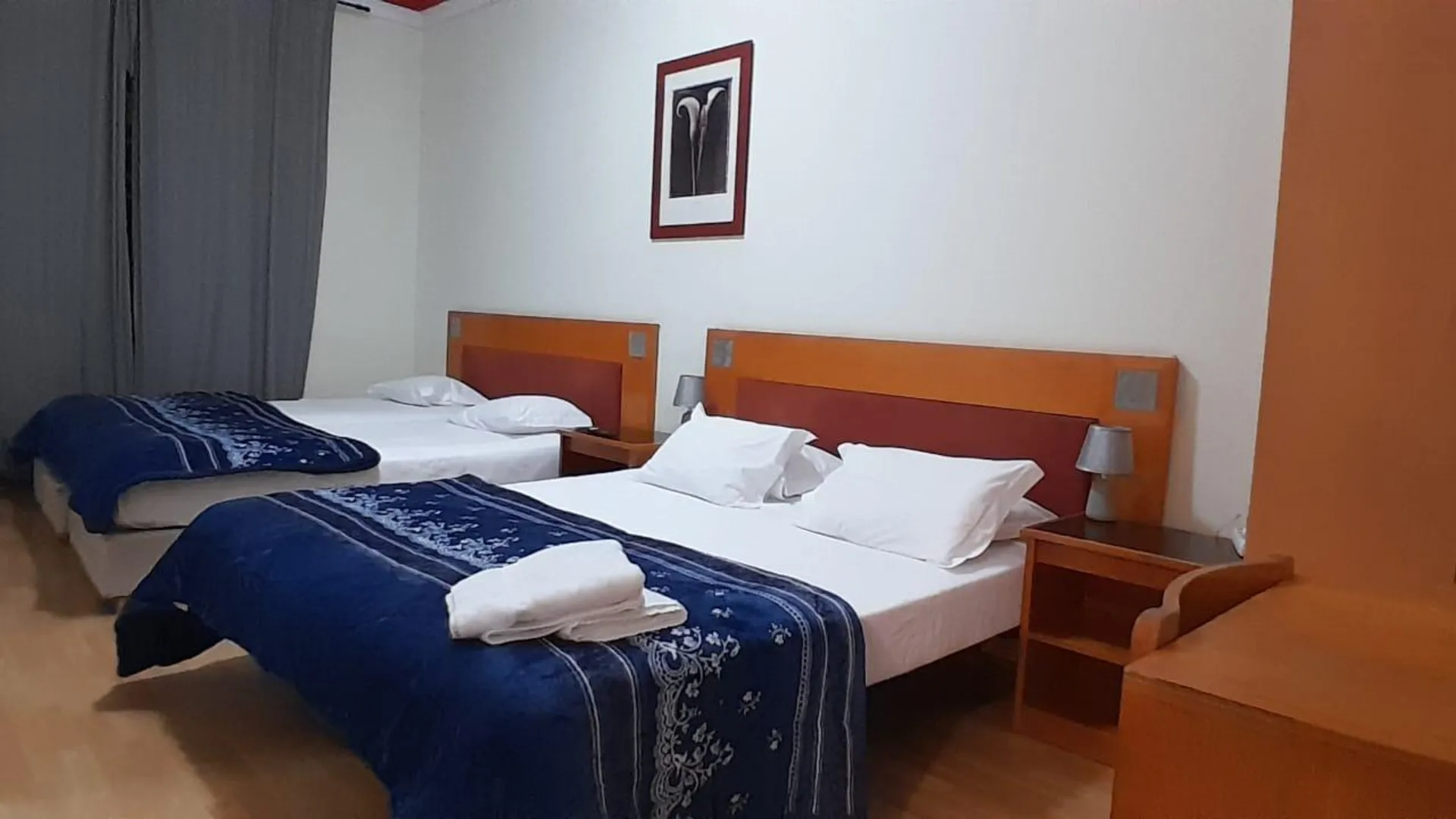 리스본 미디스 - 로컬 어커머데이션 3성급 호텔 스위트룸