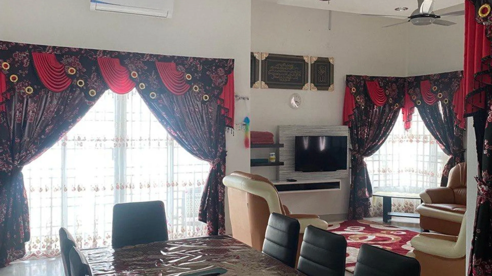 타나 메라 풀라이 촌동의 방갈로 (130m², 침실 3개, 프라이빗 욕실 2개) 2성급 게스트하우스 로비