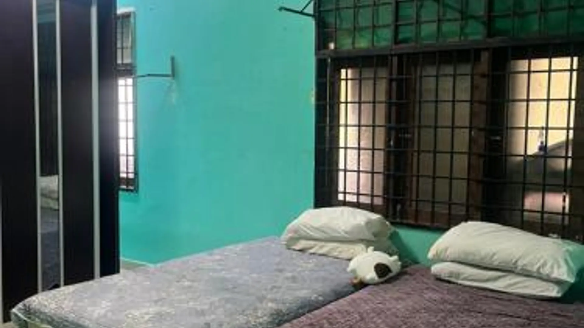 쿠알라테렝가누 바투 라킷의  (m², 침실 3개, 프라이빗 욕실 2개) 2성급 게스트하우스 객실