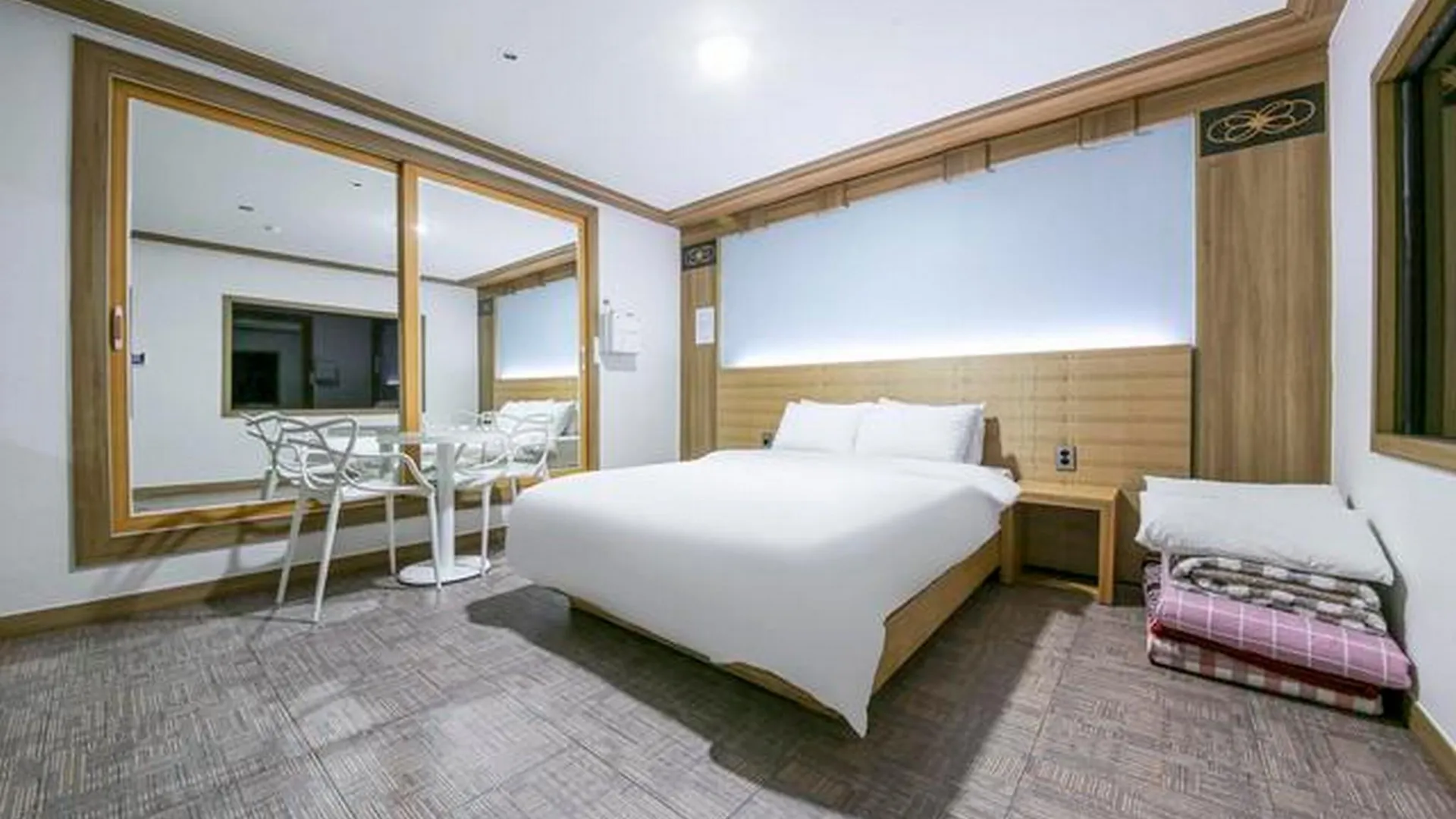 전주 전주 중화산동 엘도라도 호텔 스위트룸