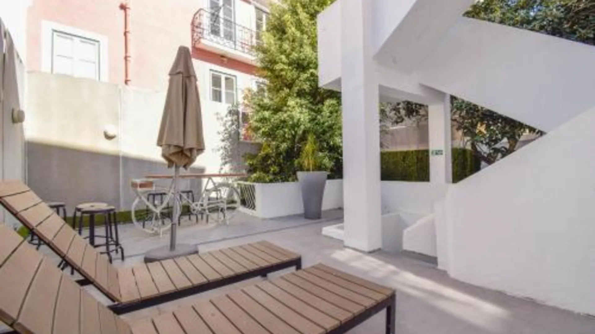 리스본 더 엘엑스 힐 2성급 호텔 수영장