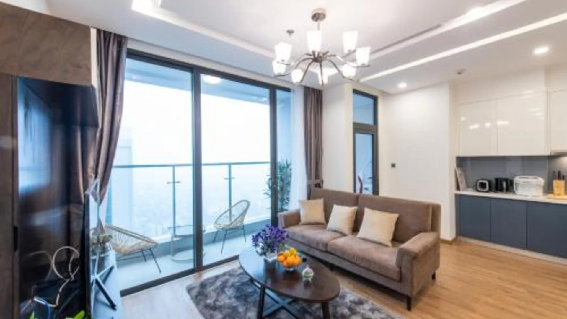 하노이 하이-홈 - 빈홈즈 메트로폴리스 4성급 게스트하우스 스위트룸