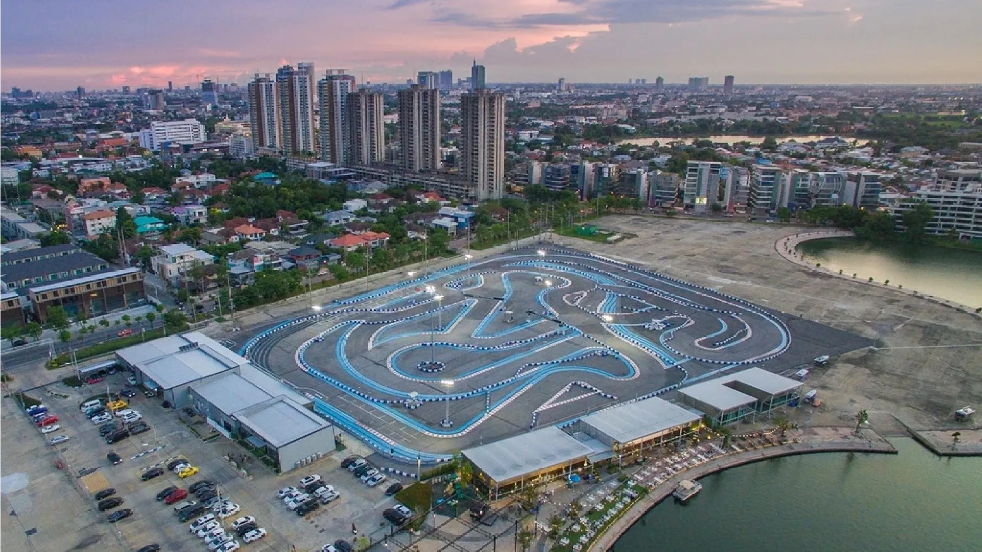 방콕 파크리드의 아파트먼트 (28m², 침실 1개, 프라이빗 욕실 1개) 2성급 싱글룸 레스토랑