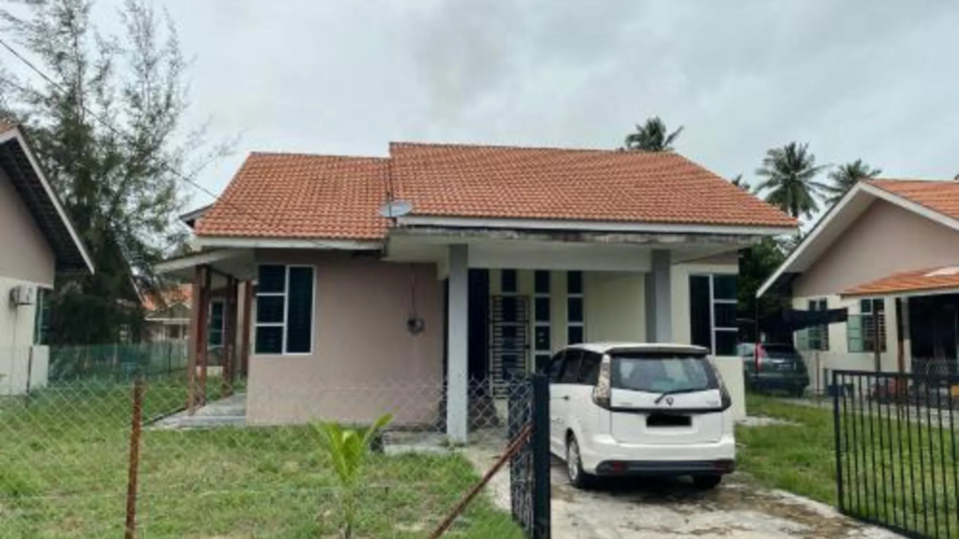 코타바루 판타이 차하야 부란 (PCB)의 프라이빗 하우스 (1300m², 침실 3개, 프라이빗 욕실 3개) 3성급 게스트하우스 전망