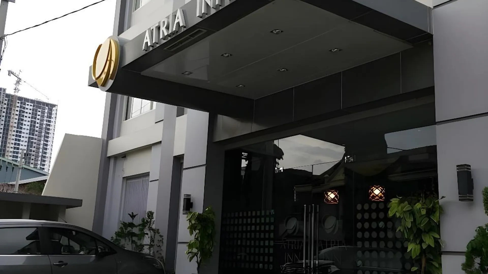 마카사르 아트리아 인 마카사르 1성급 호텔 수영장