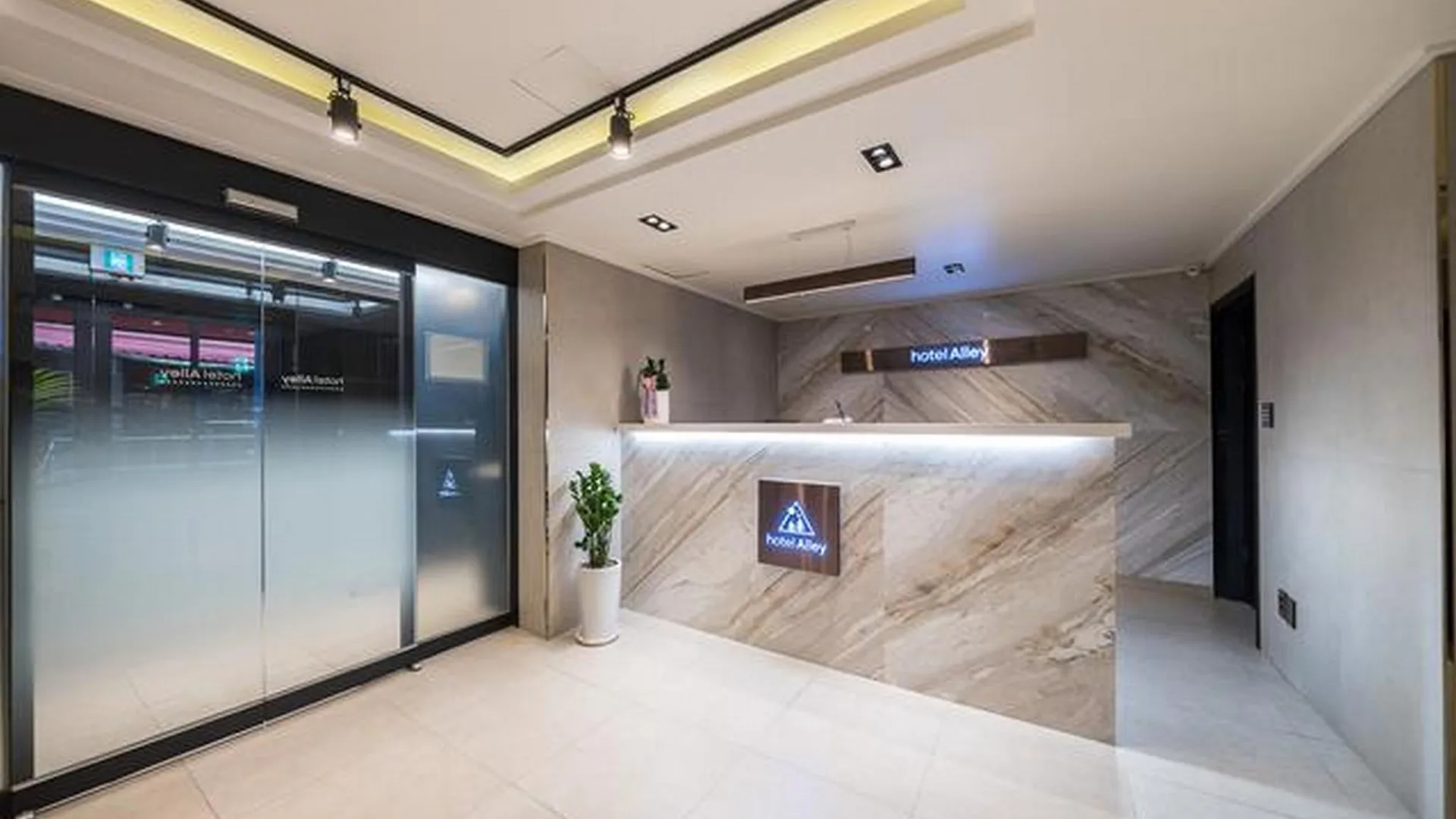 서울 신촌 앨리 1성급 호텔 객실